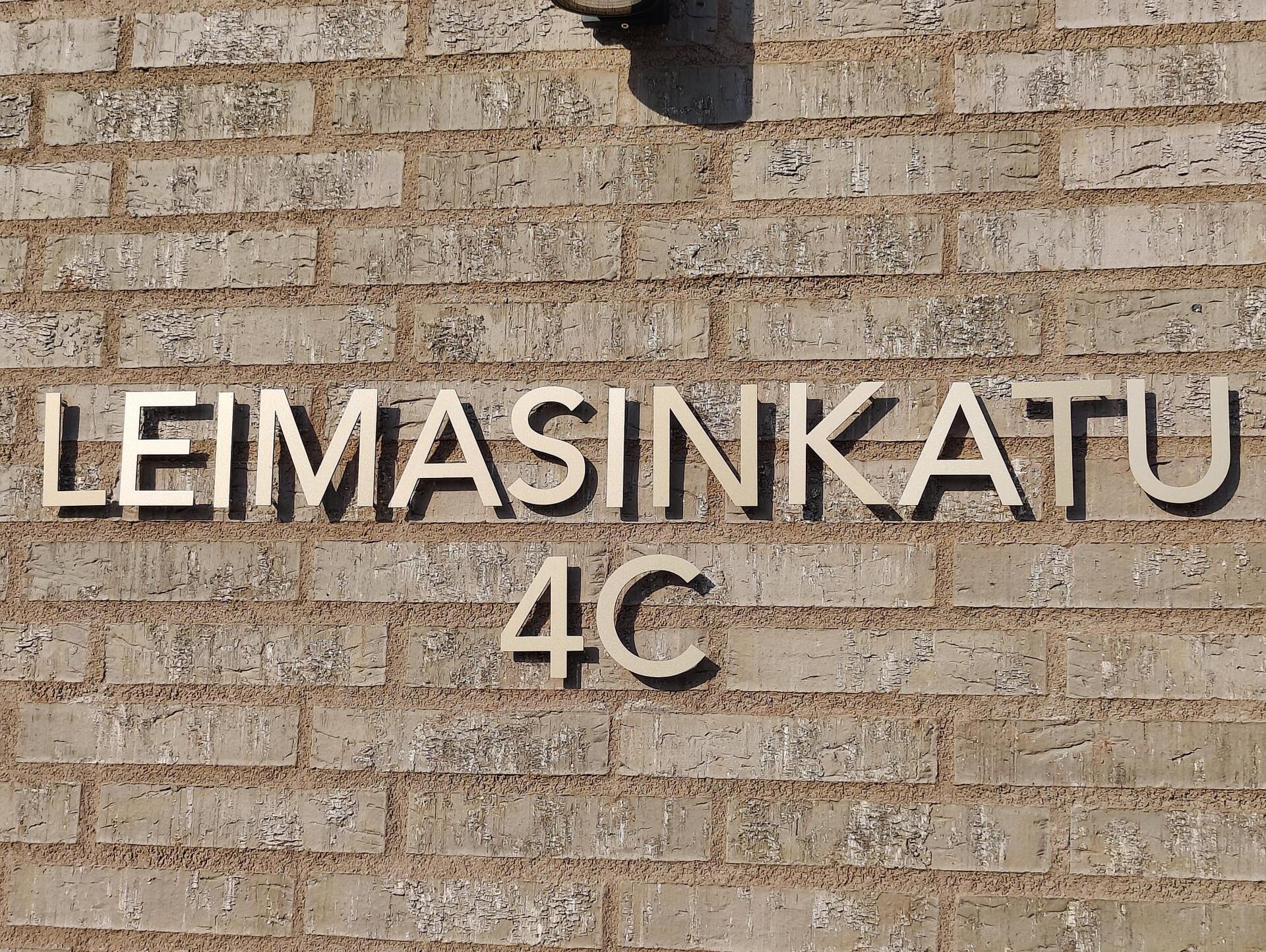 Leimasinkatu 4, Postipuisto, Helsinki