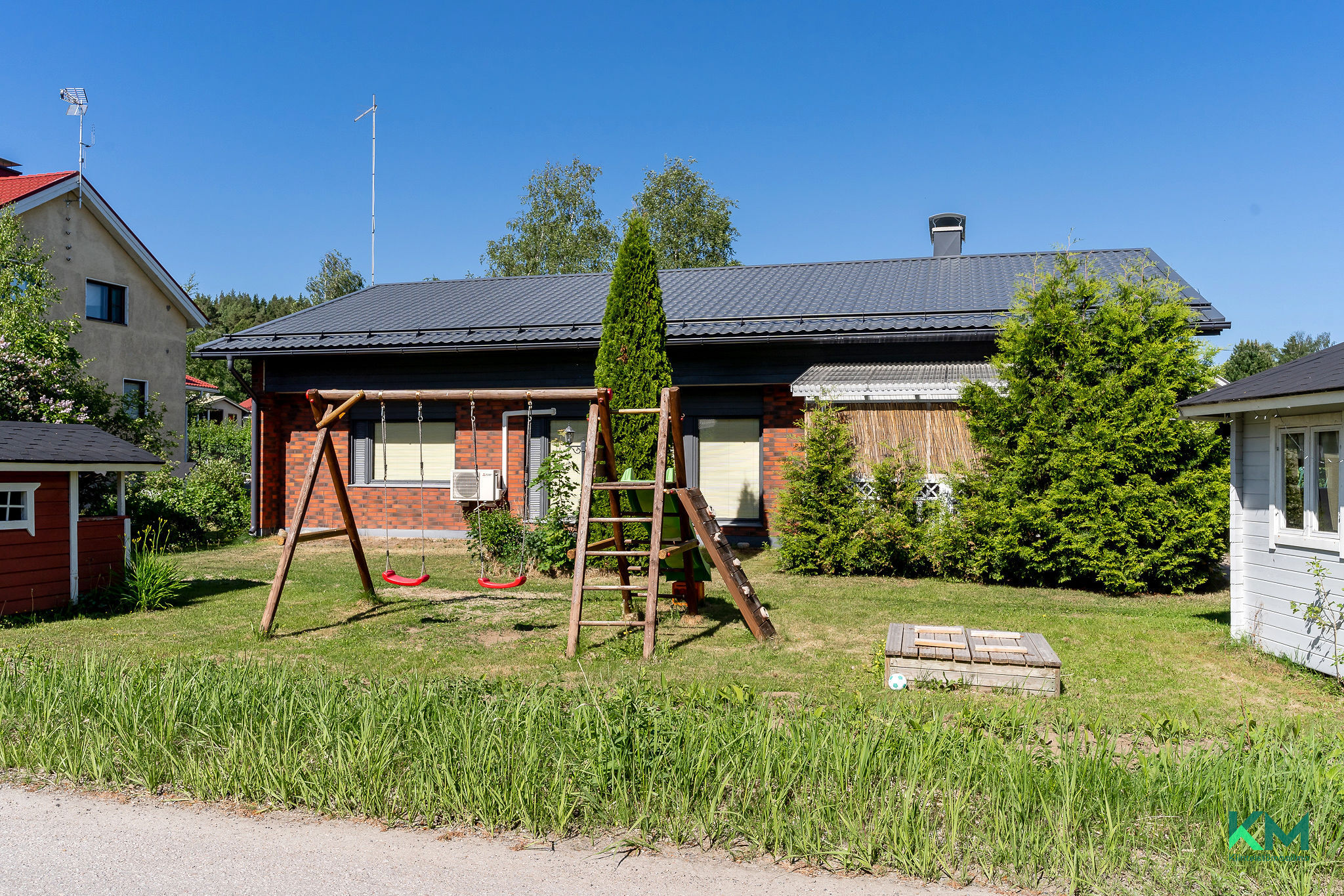 Laulurastaantie 11, Linturinne, Kangasala
