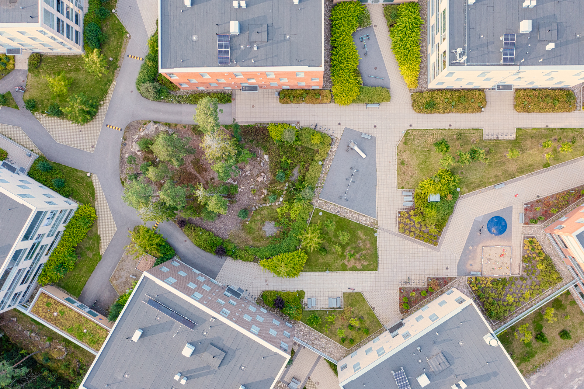 Maisemamaalauksenkatu 4, Kuninkaantammi, Helsinki