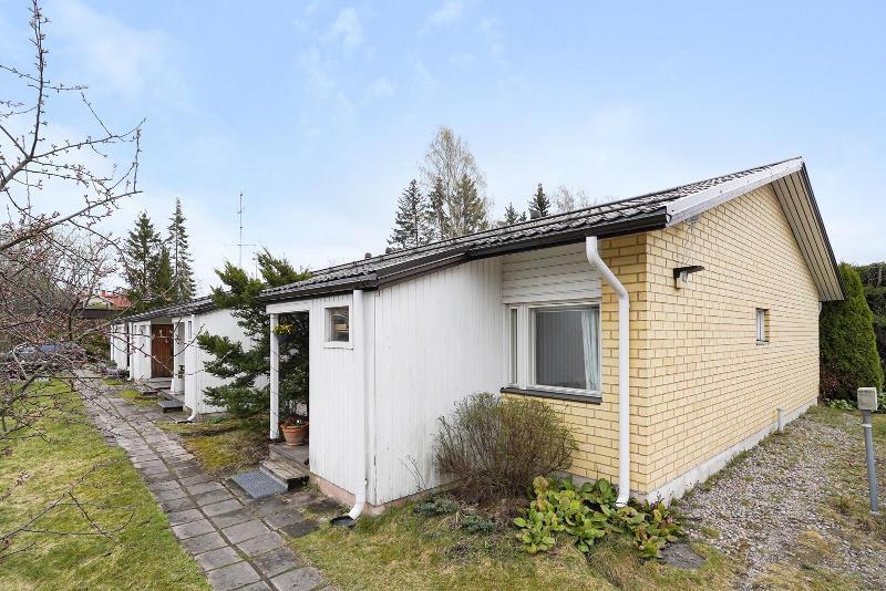 Jokipolku 43 , Tapaninvainio, Helsinki