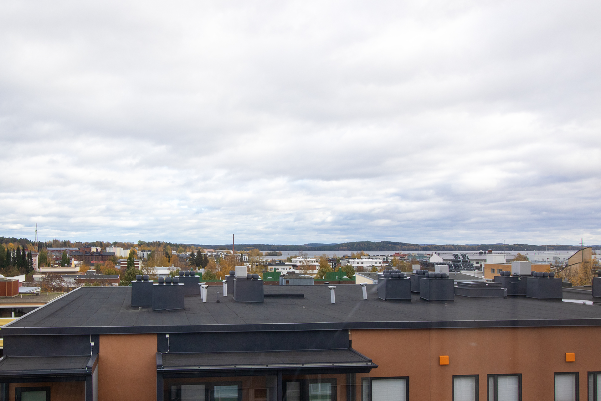 Huikea näkymä ikkunoista.