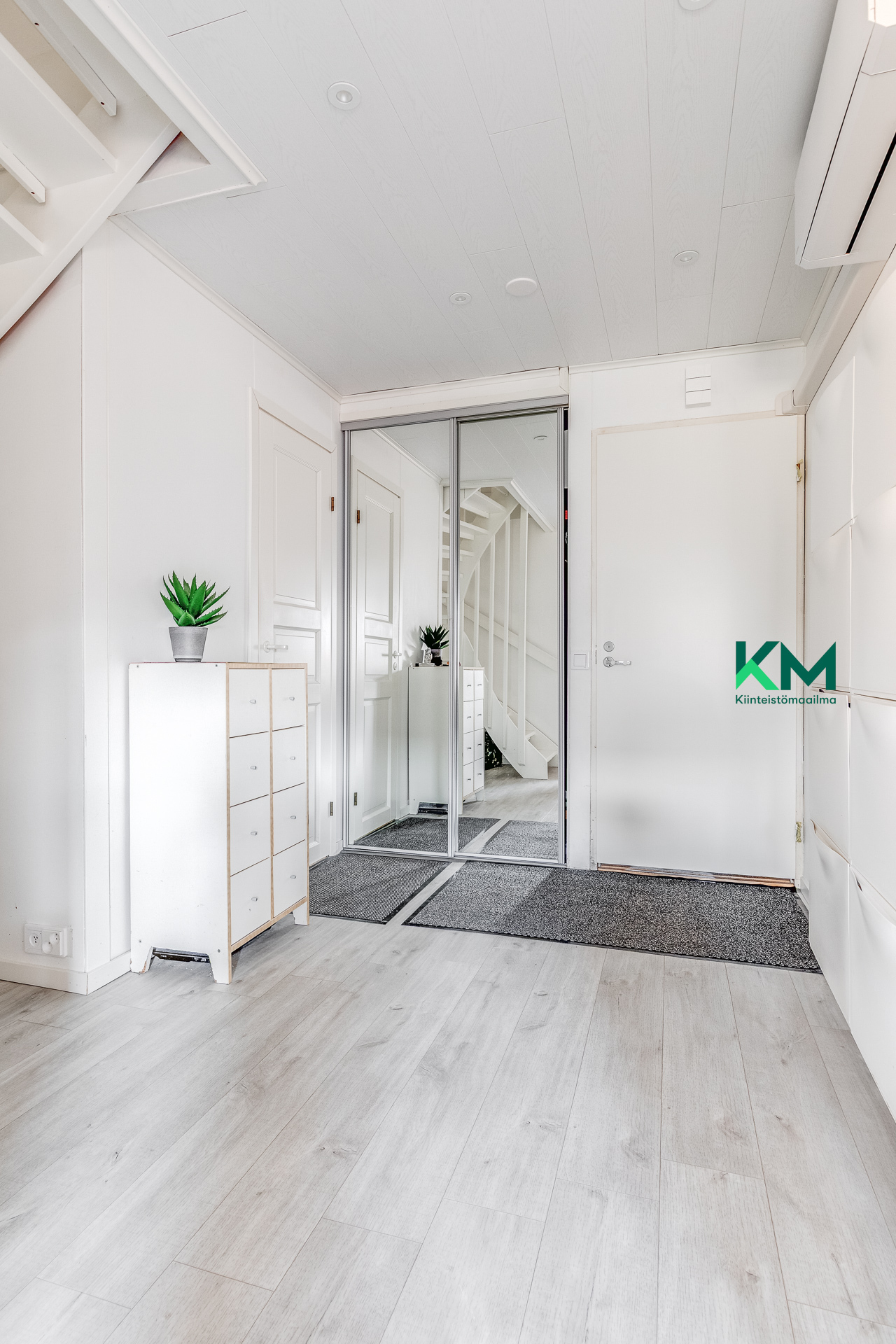 Rakovalkeantie 17, Helsinki