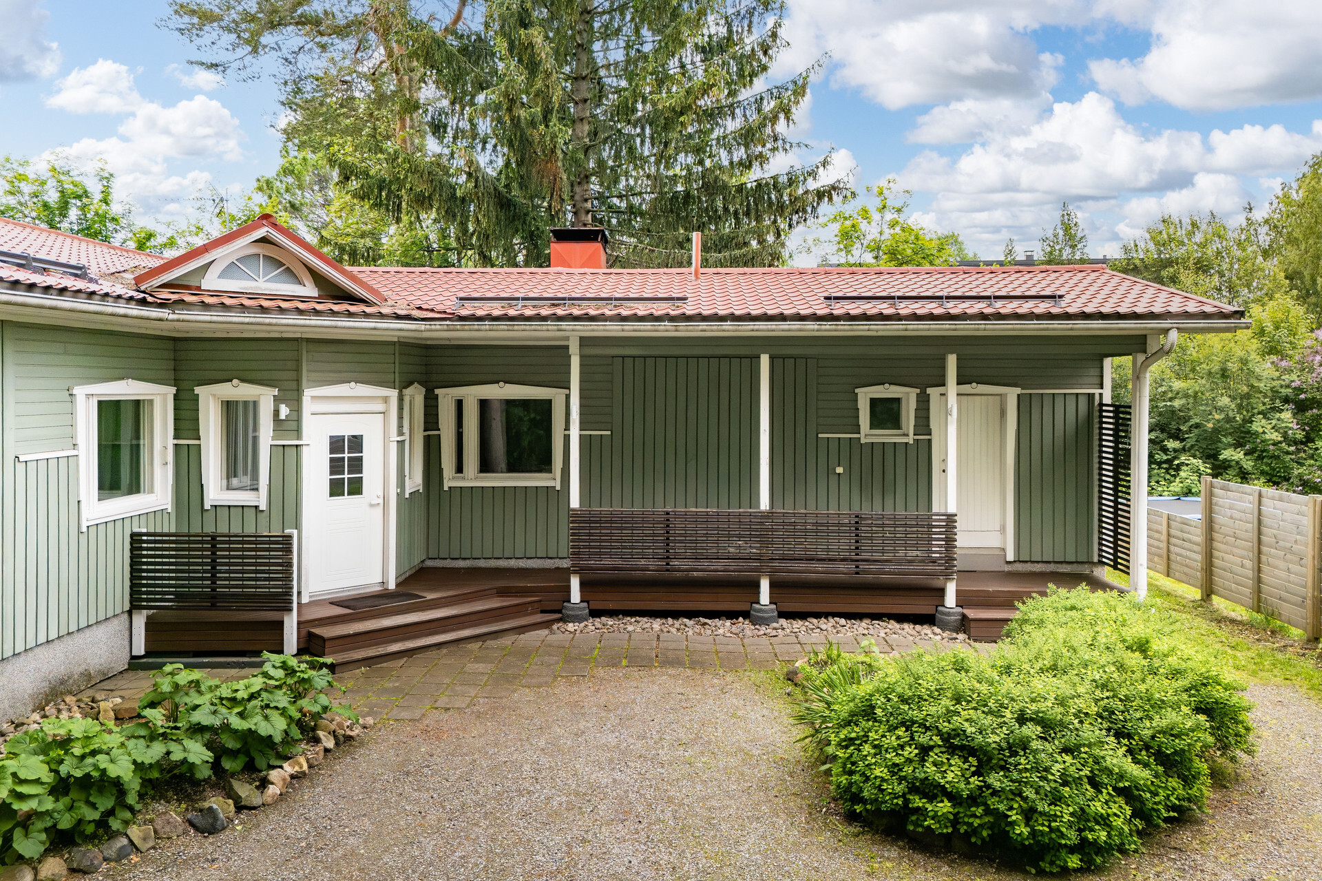 Puistotie 17, Keskusta, Ii