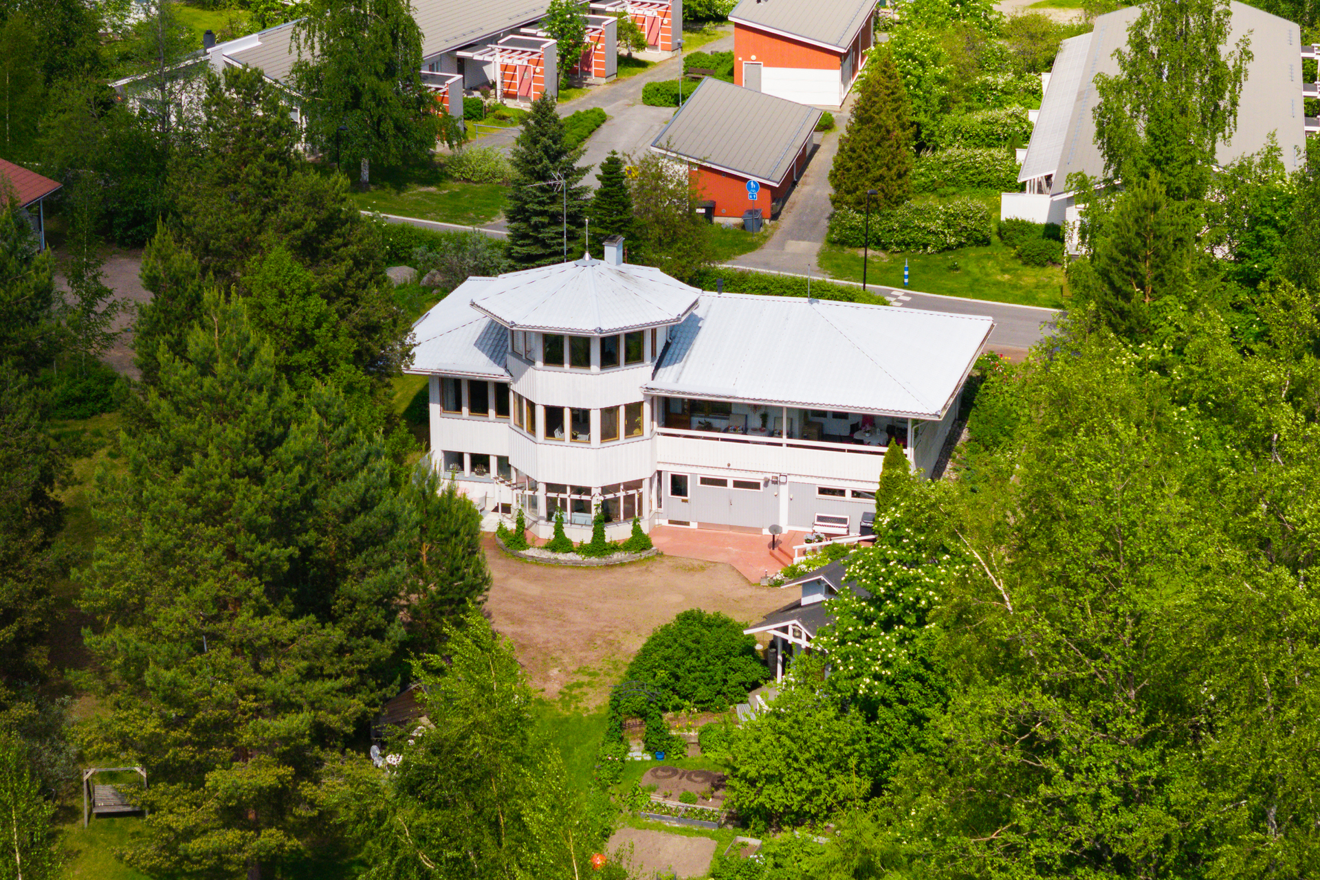 Huhtalahdentie 15, Nenäinniemi, Jyväskylä