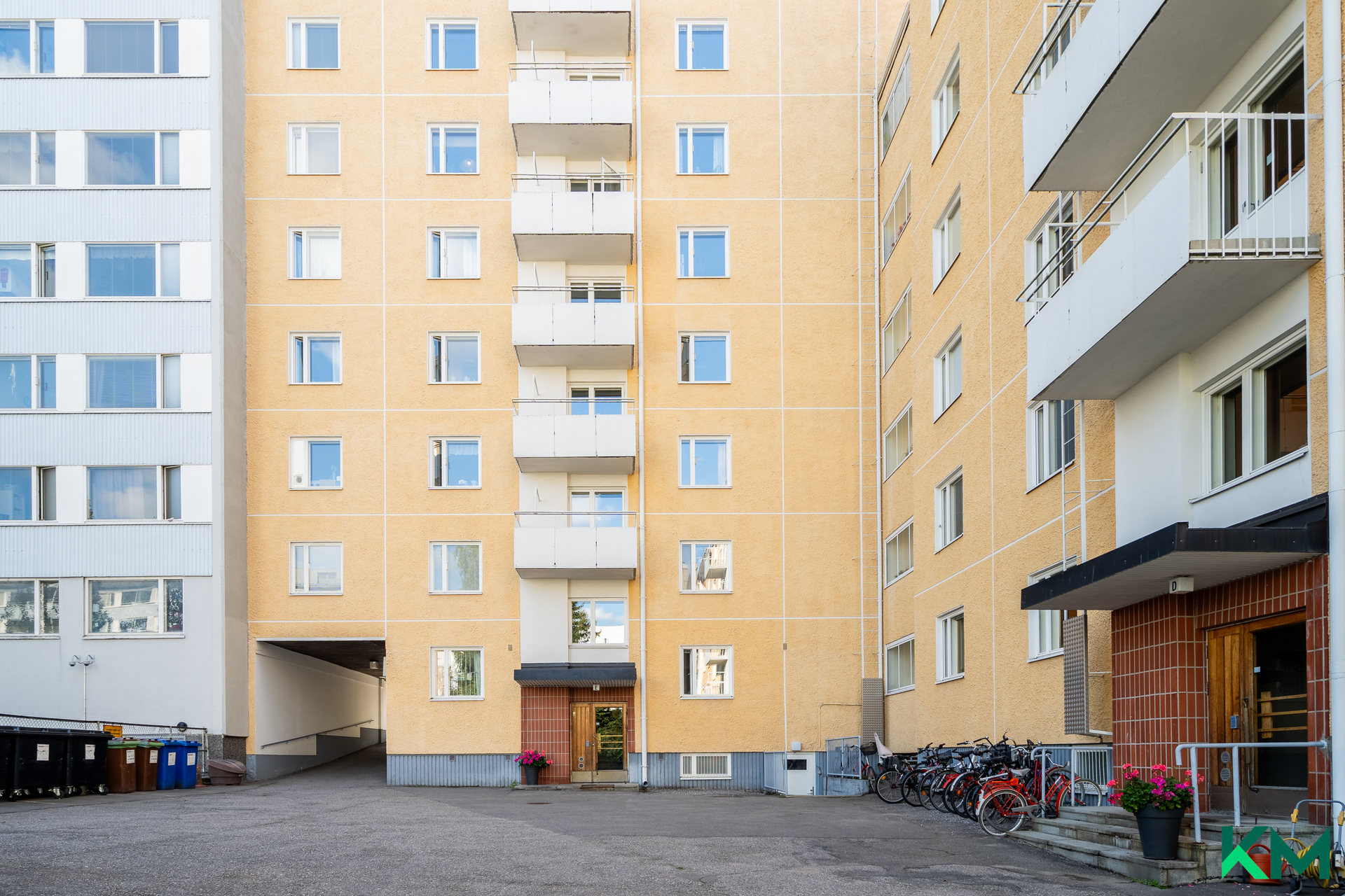 Rauhaisa ja suljettu sisäpiha