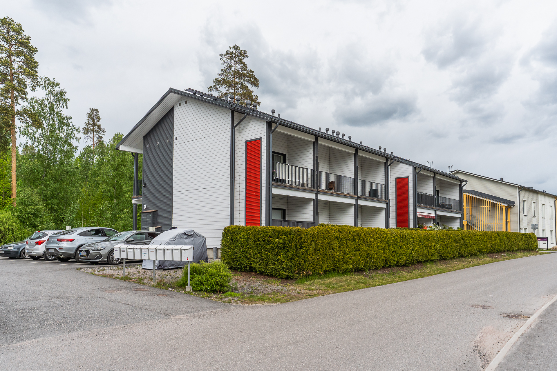 Julkisivu Gneissikaaren suuntaan