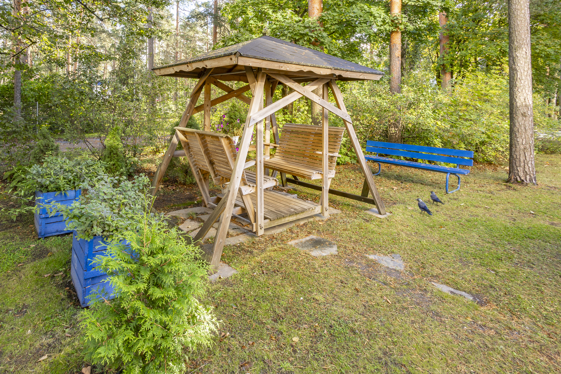 viihtyisä piha-alue
