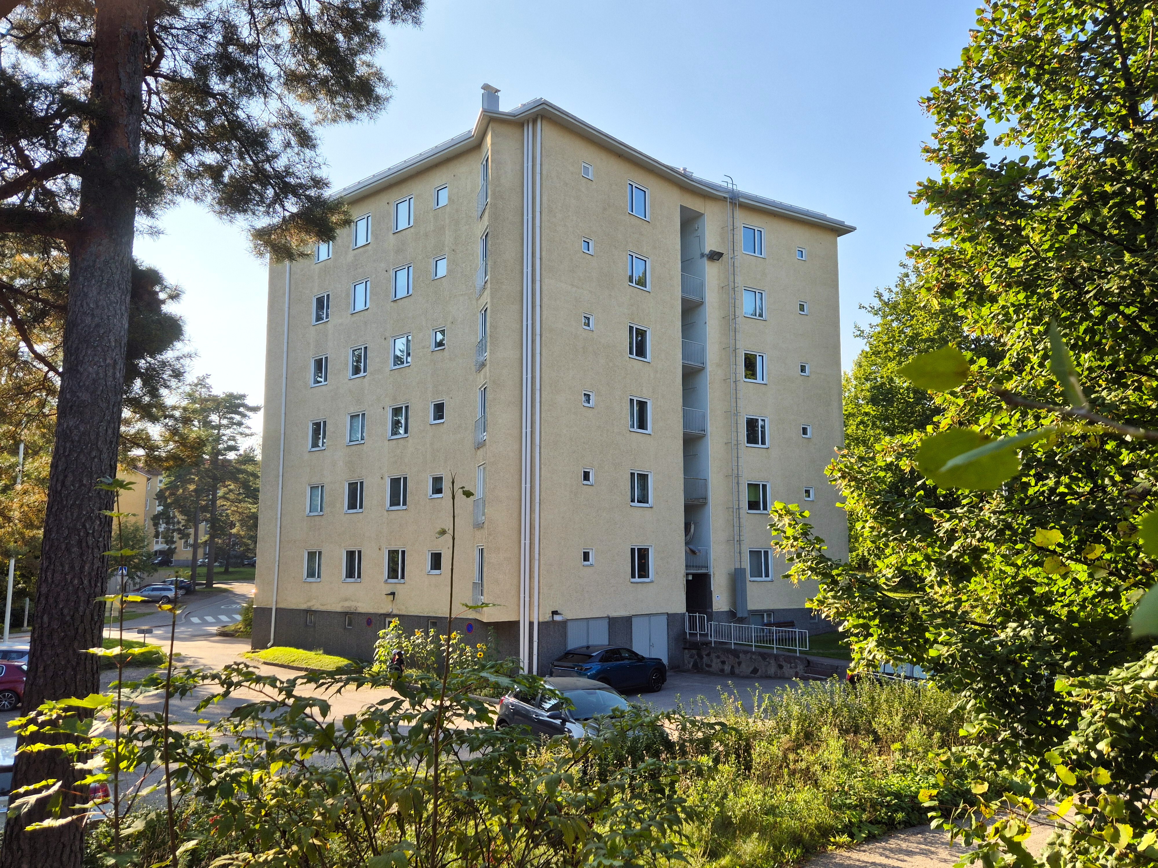 Näyttelijäntie 12, Pohjois-Haaga, Helsinki