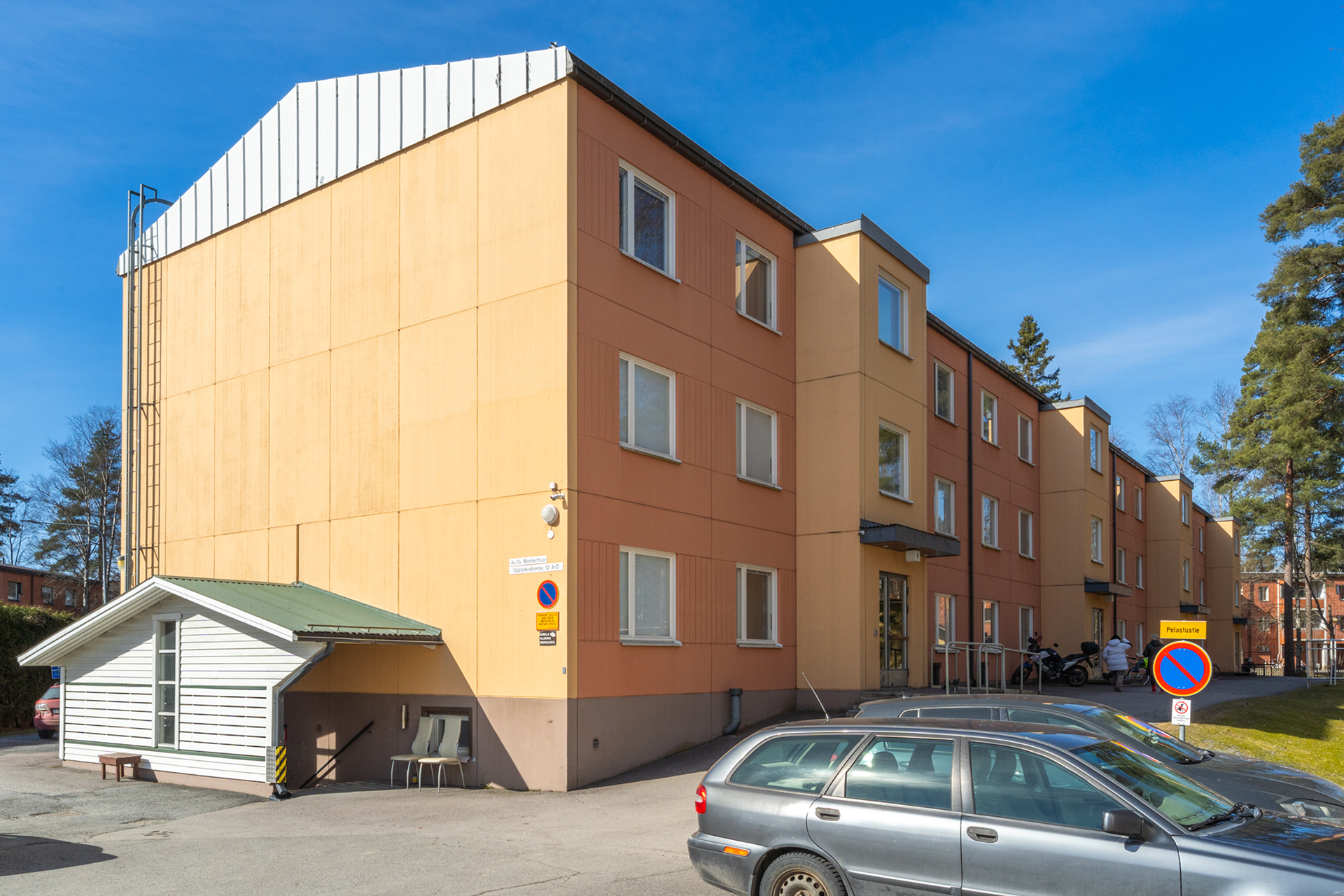Vääränkalliontie 12, Kangasala