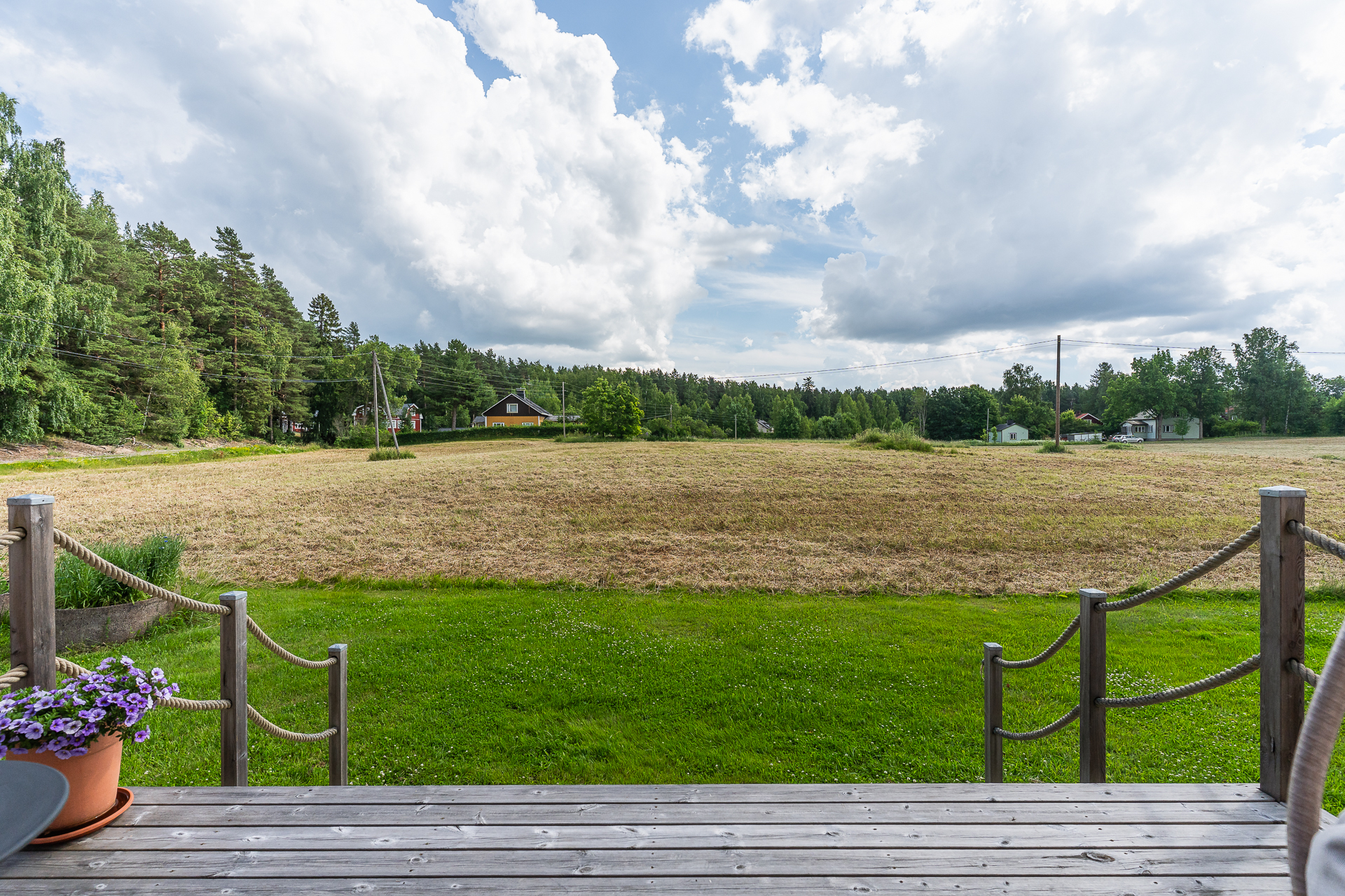 Näkymä kuistilta