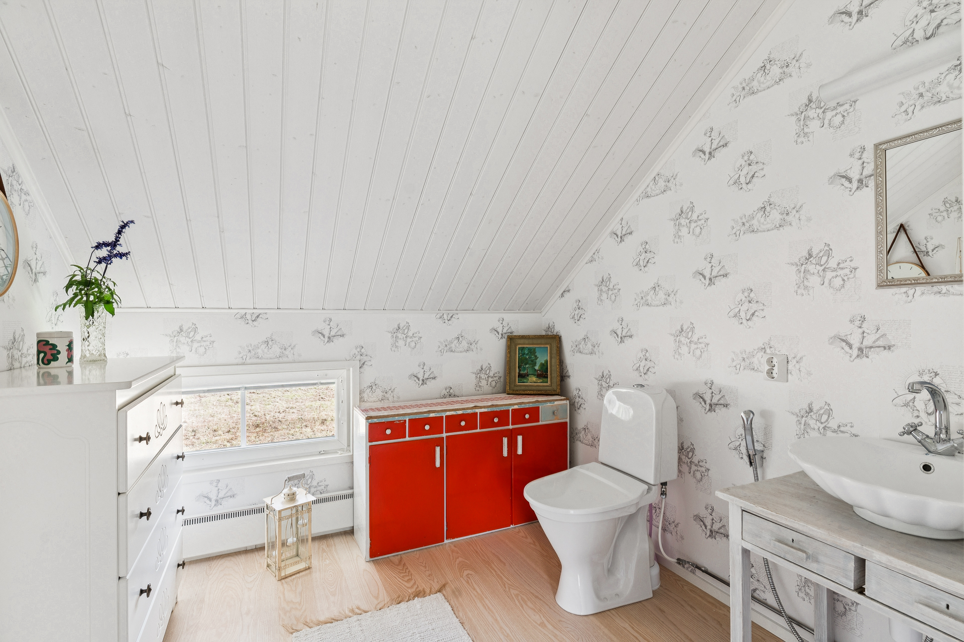 Erillinen wc