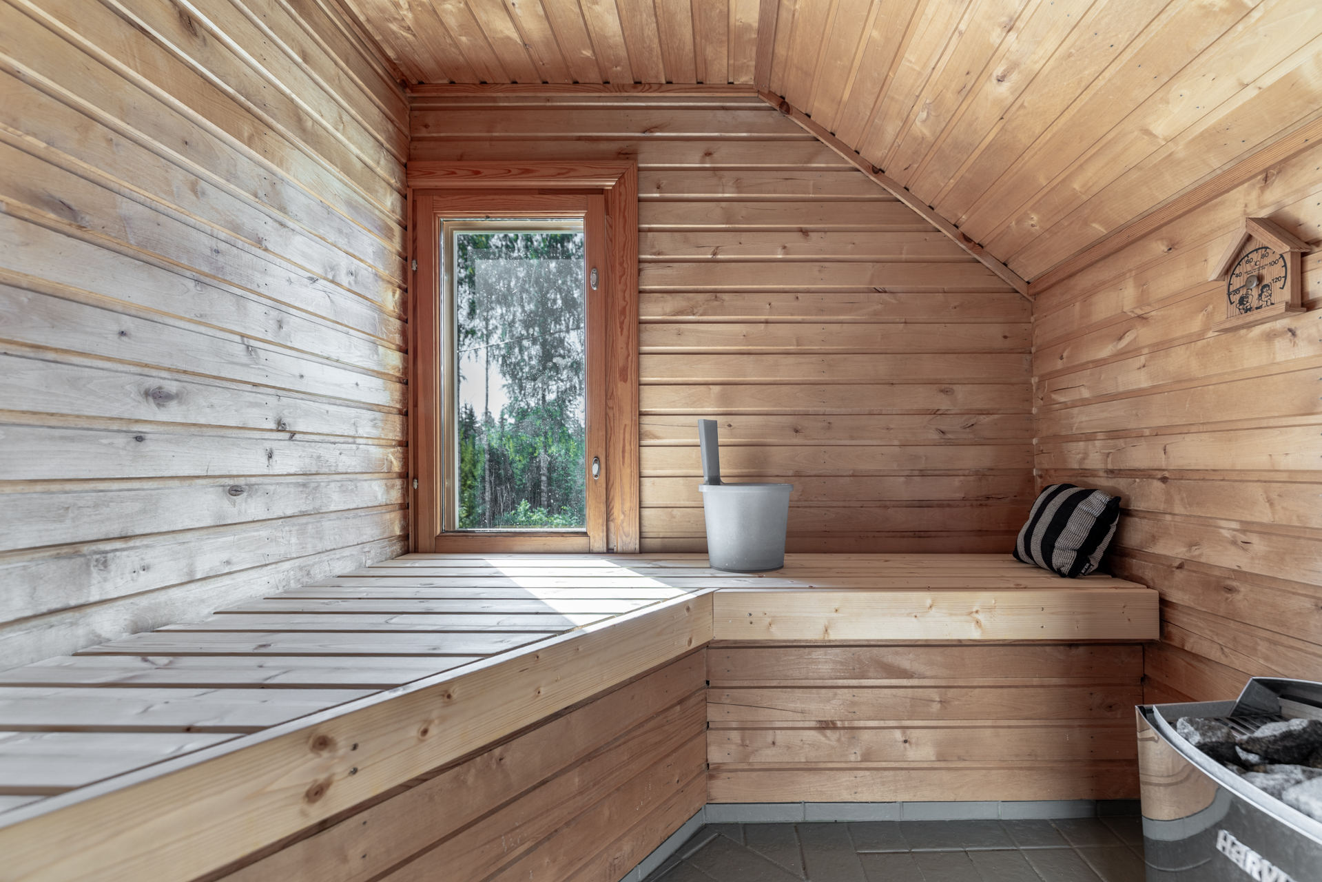 yläkerrassa sauna