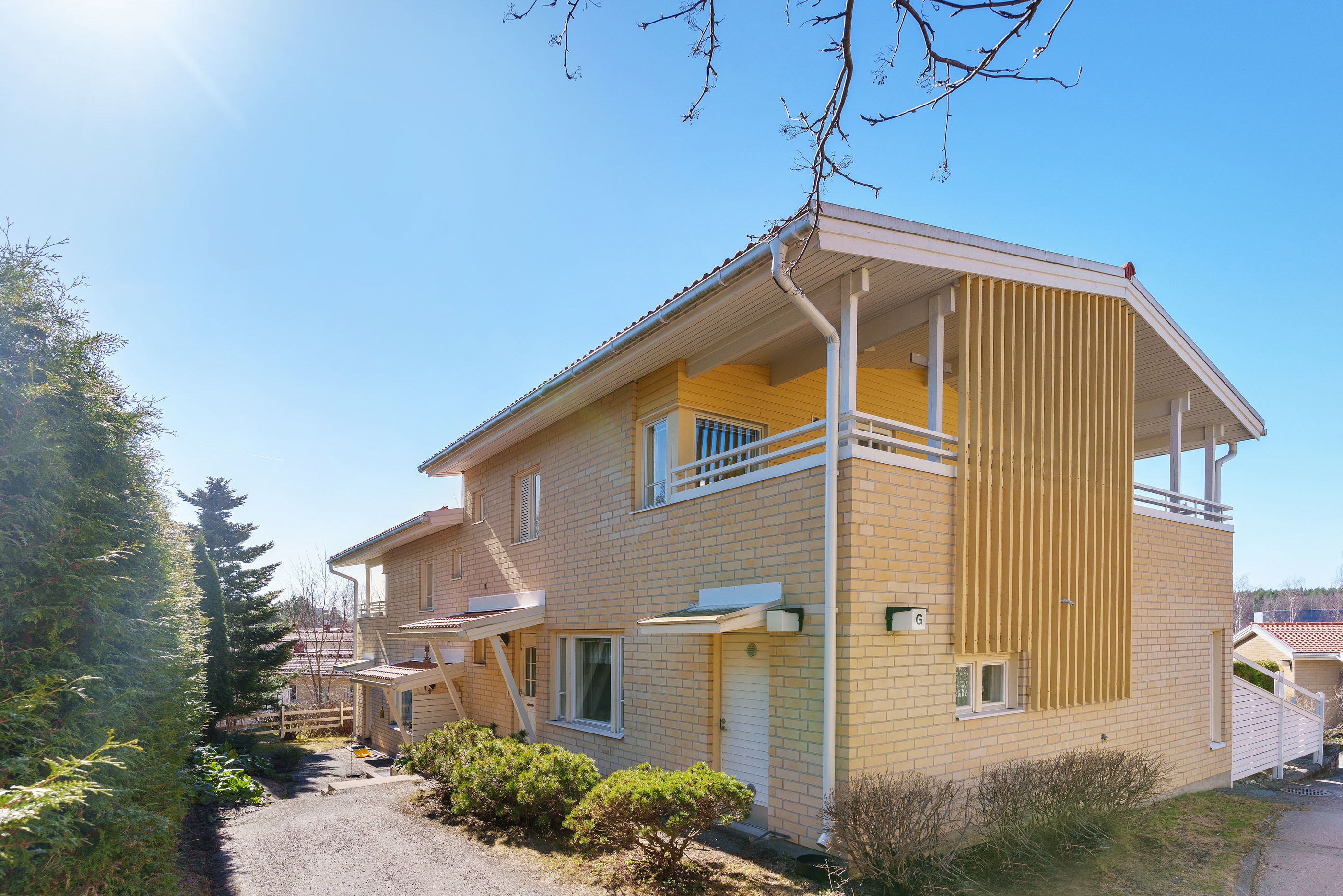 Koti sijaitsee Asunto Oy Espoon Päivänpaisteen huipulla!