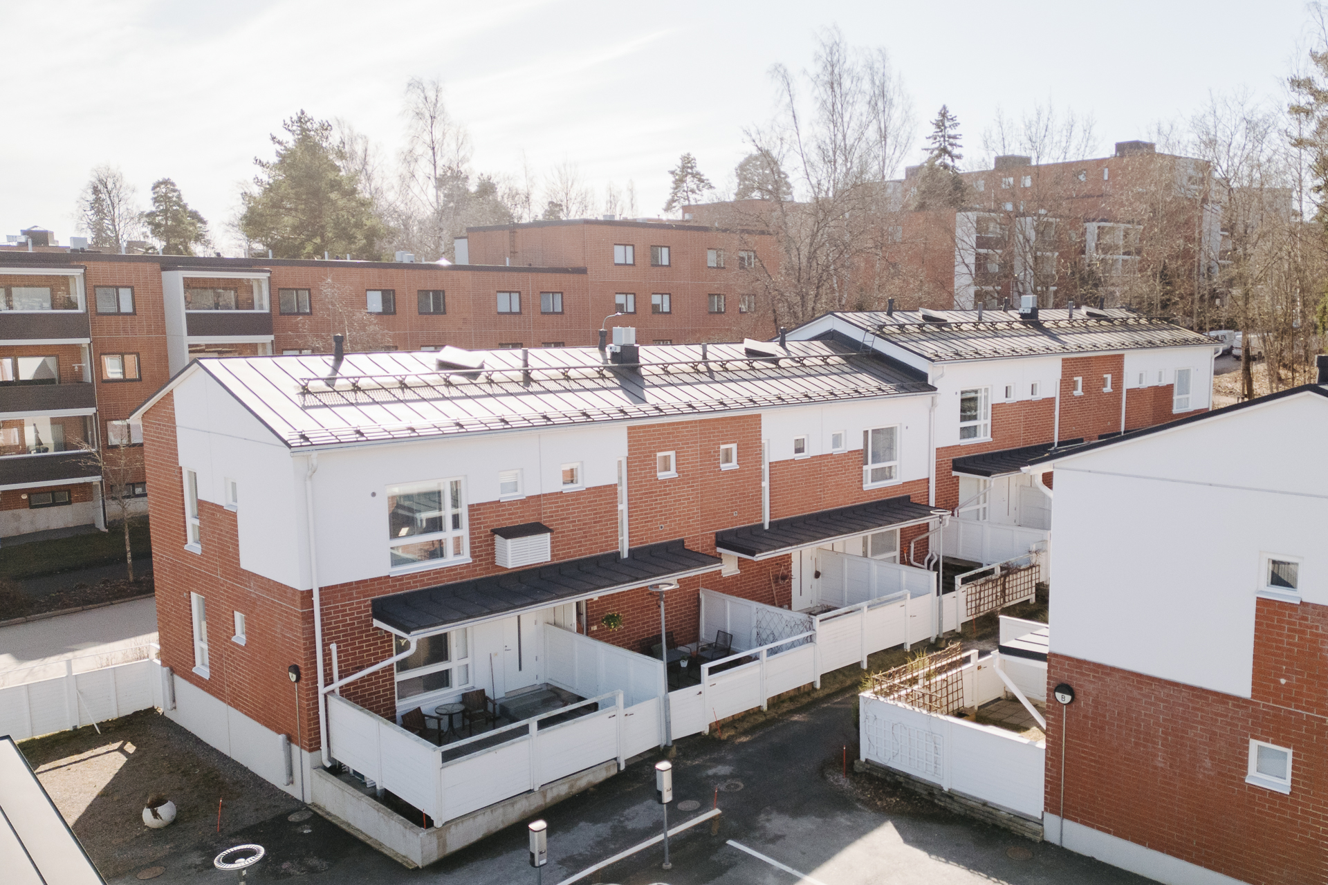 Karhusuontie 8, Pukinmäki, Helsinki