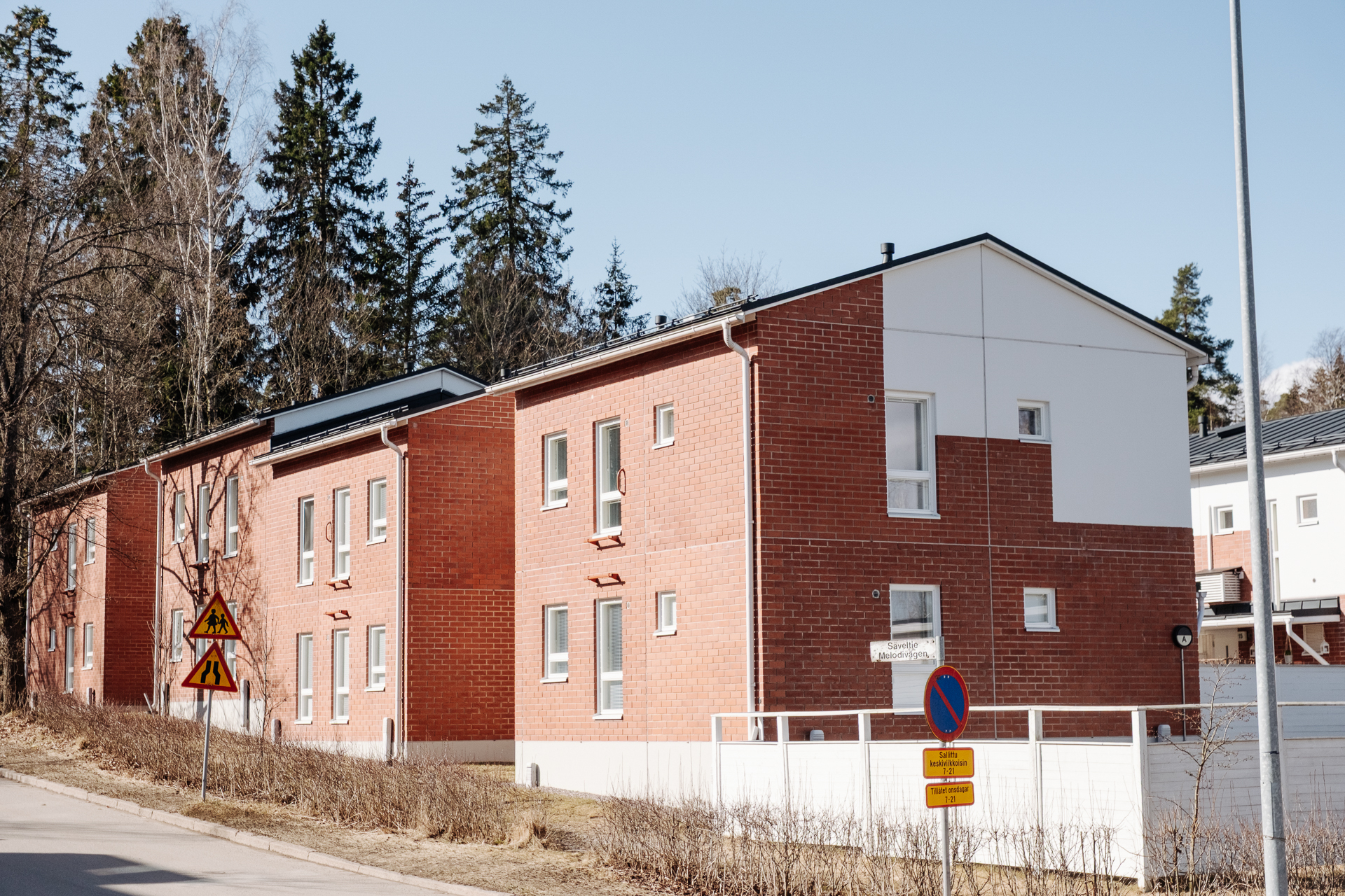 Karhusuontie 8, Pukinmäki, Helsinki