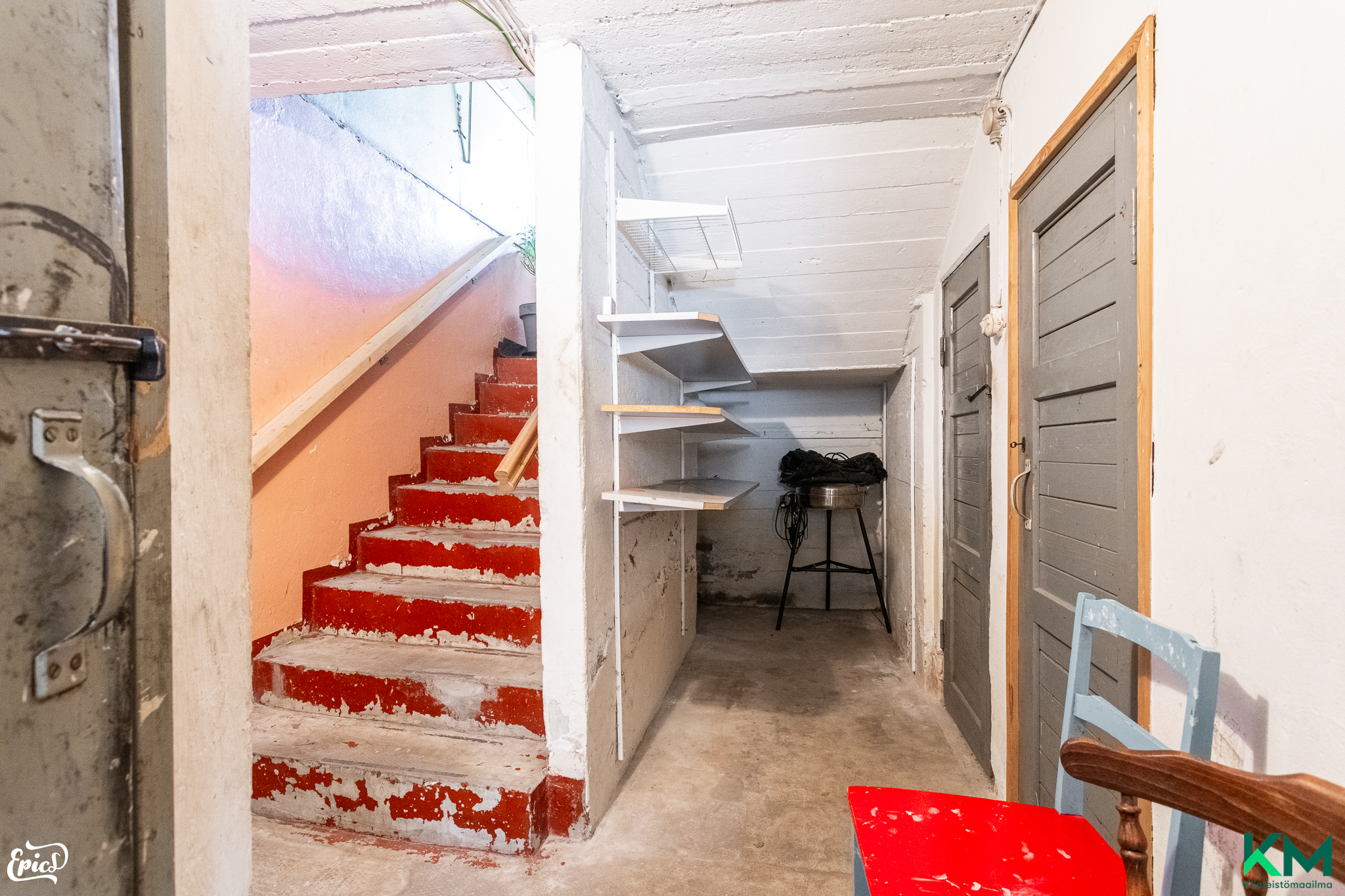 Sitten kellaritiloihin