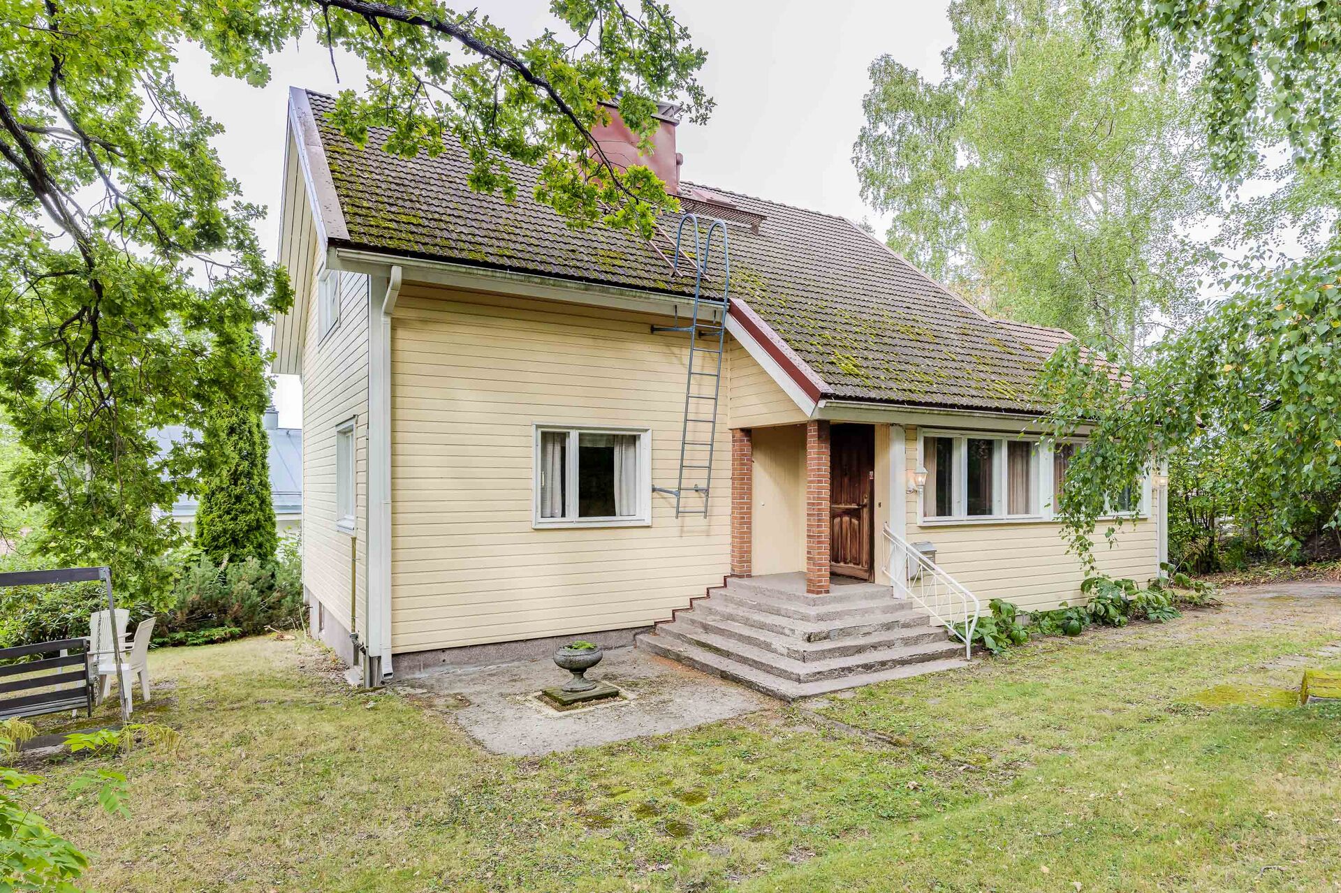 Lainlukijantie 27b, Torpparinmäki, Helsinki