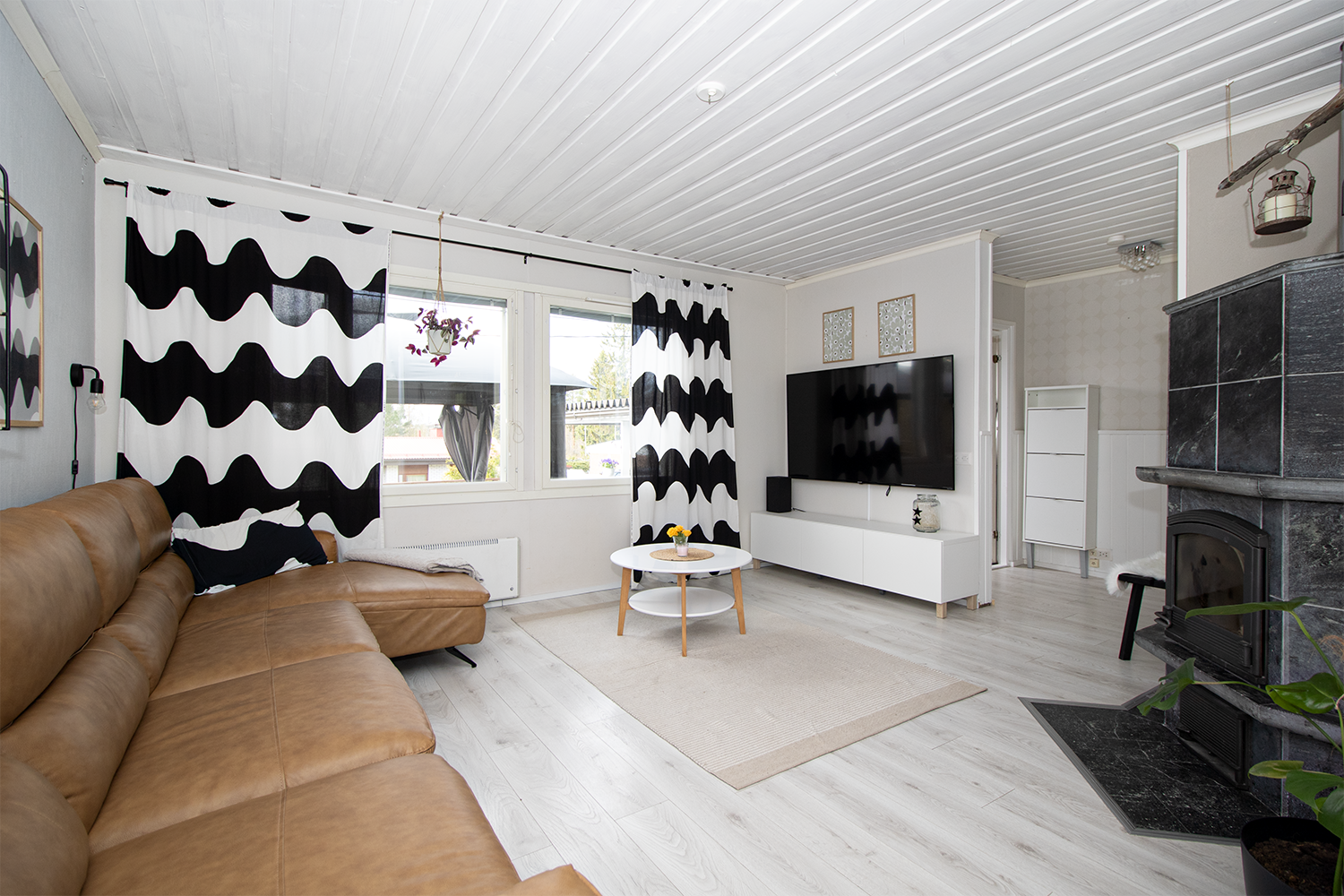 Paimentie 8, Leppäkaarre