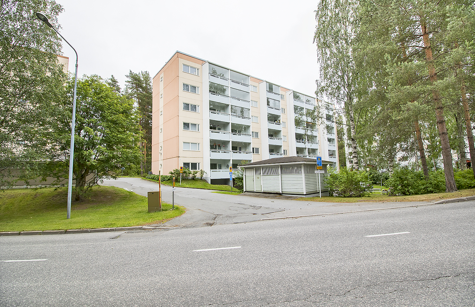 Taloyhtiössä LVIS tehty.