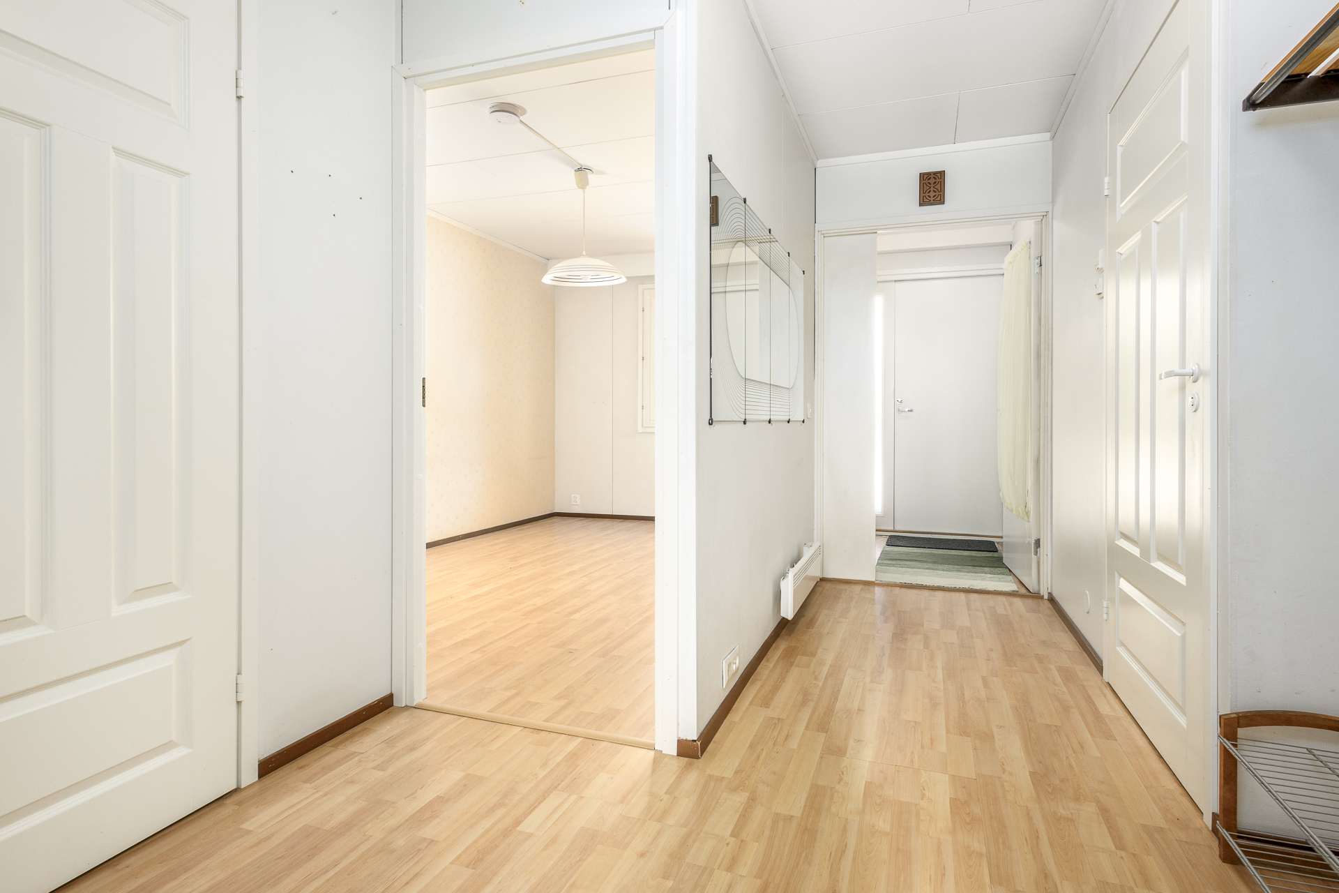 näkymiä eteiseen