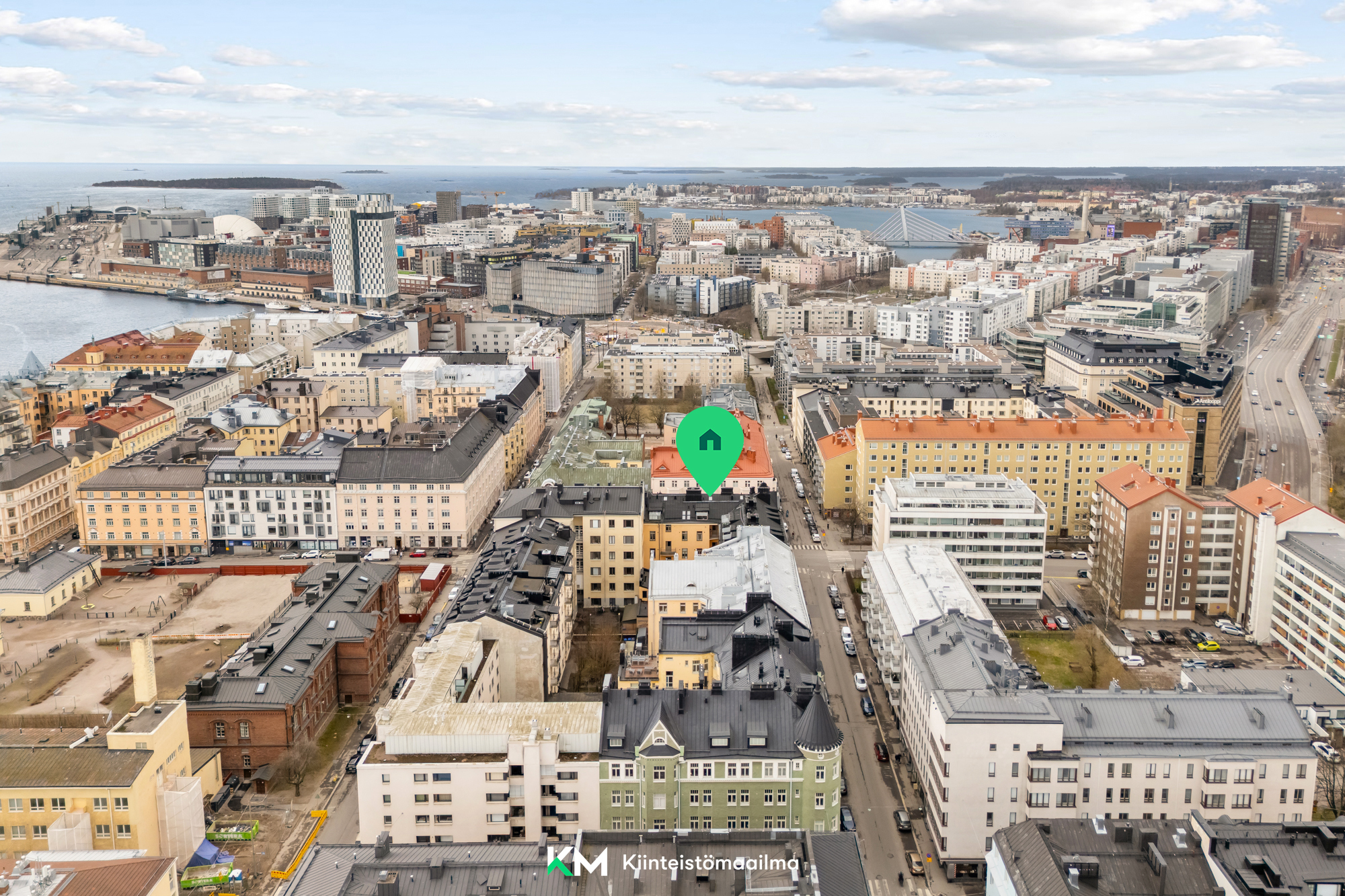 Meri on korttelin päässä