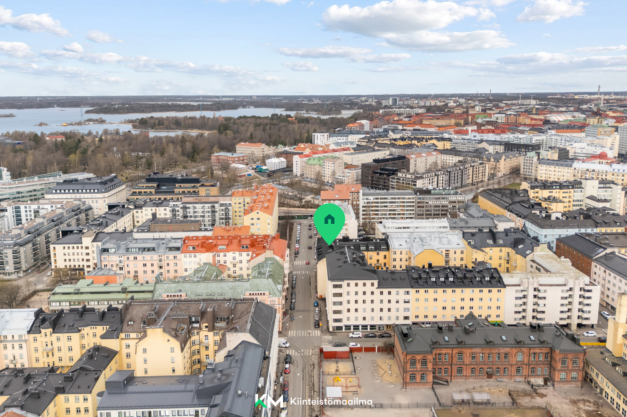 Tunnelmalliseen Hietalahden kauppahalliin kävelet vaikka brunsille.