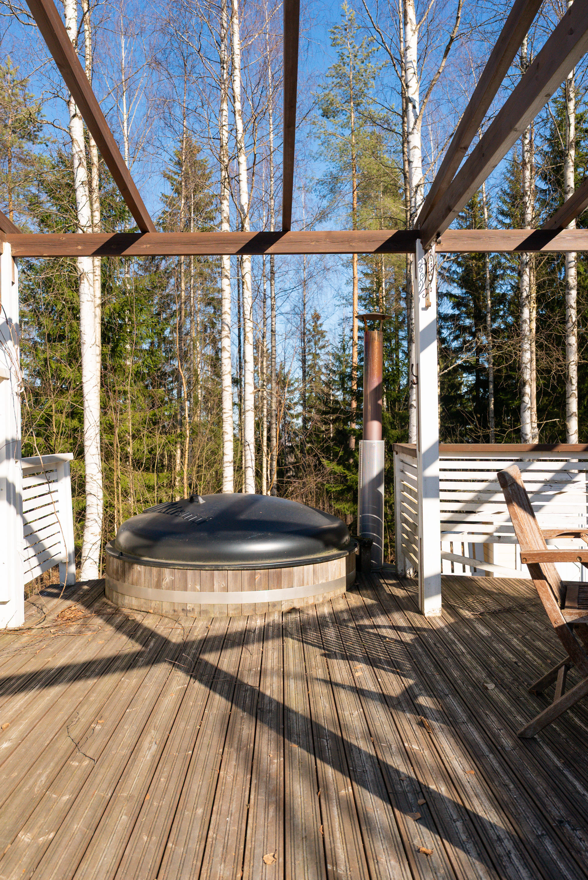 Takaterassilla palju