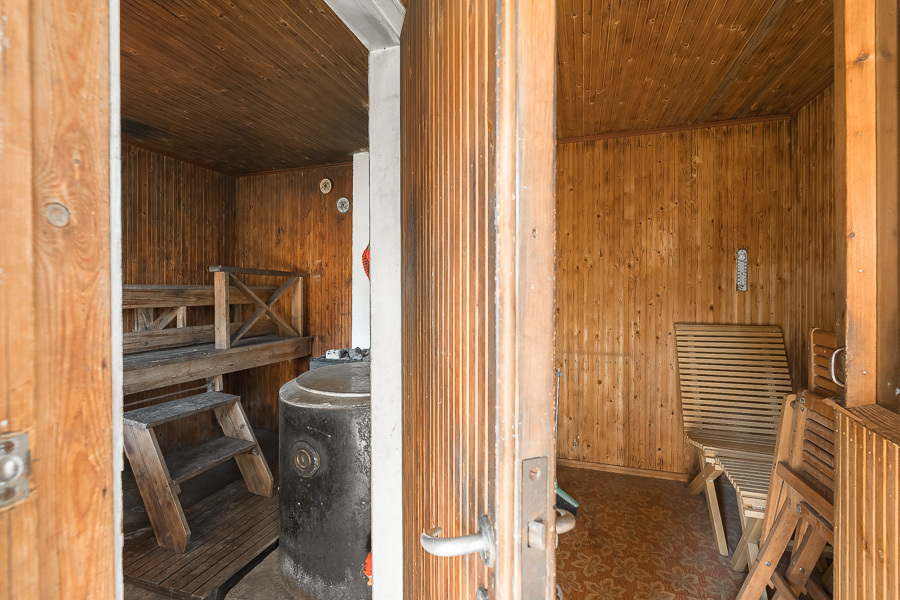 PIHASAUNAN LÖYLY- JA PUKUHUONEESTA