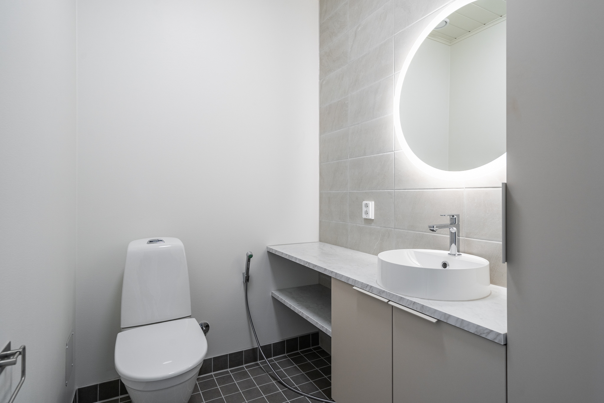 Erillinen wc