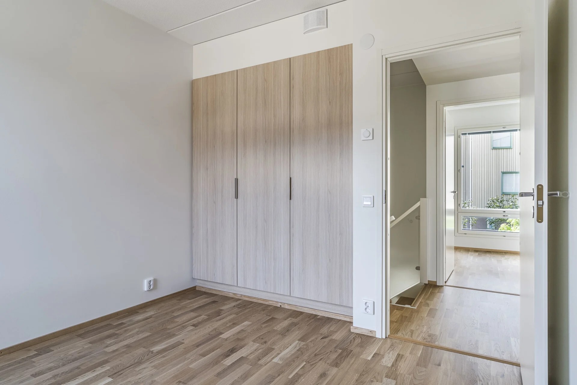 Yläkerta makuuhuone iso