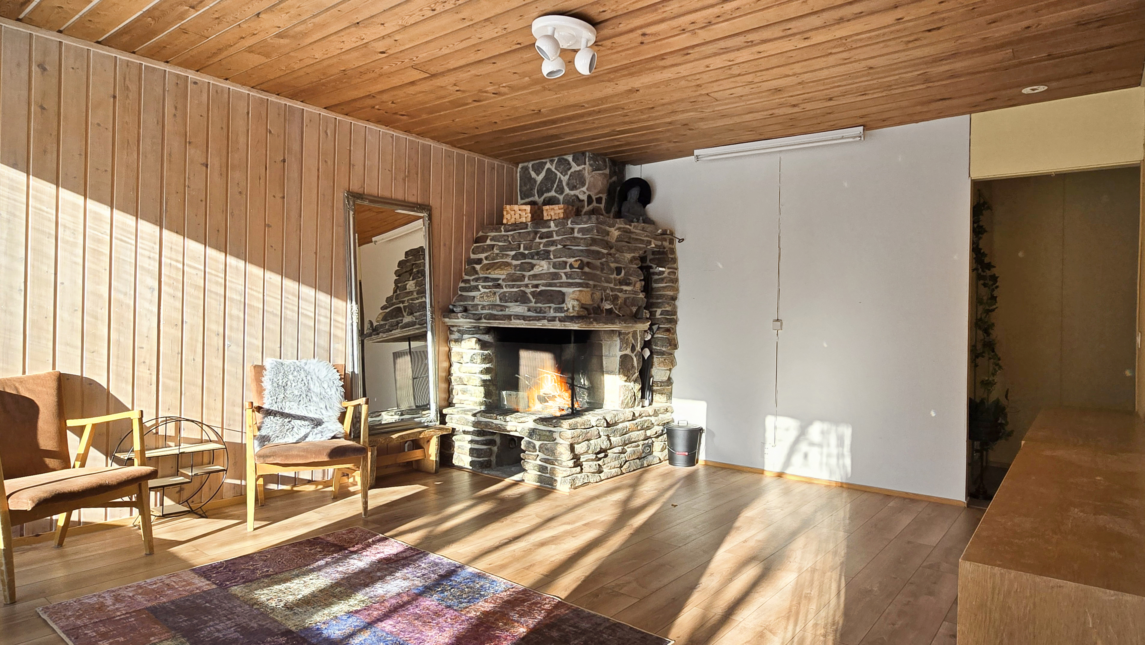 Olohuone avotakalla