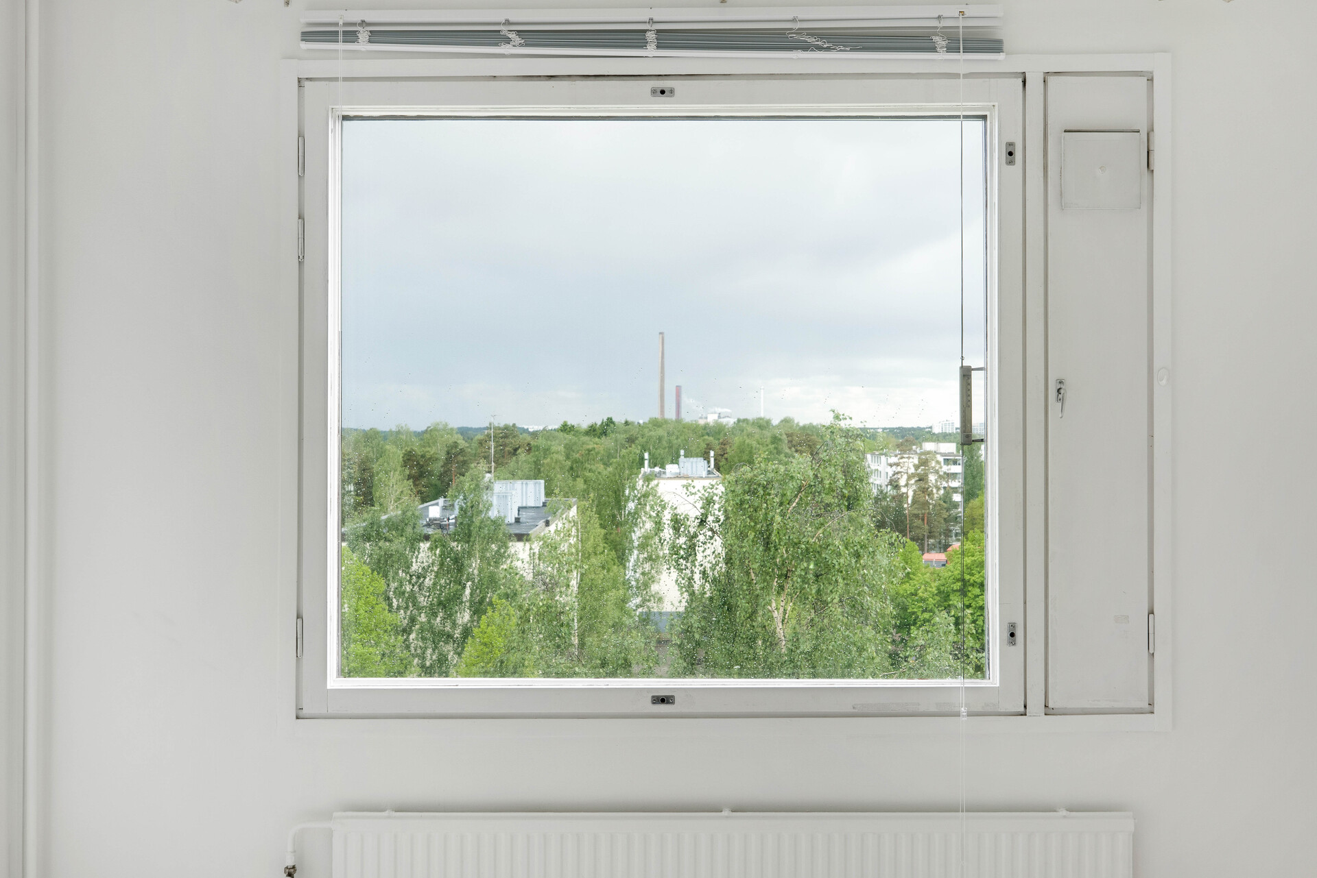 Asunnon ikkunoista vehreät näkymät!