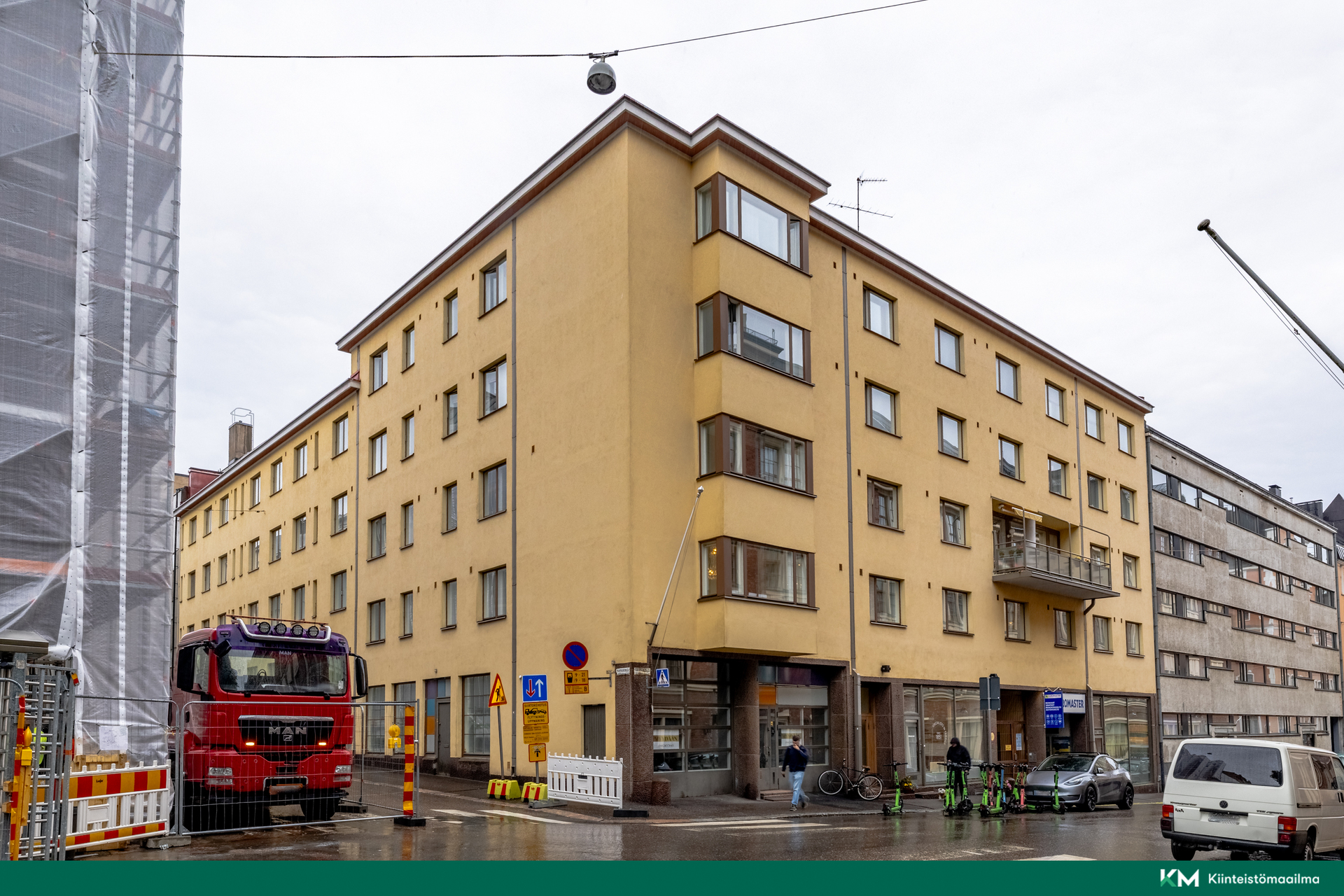 Julkisivu