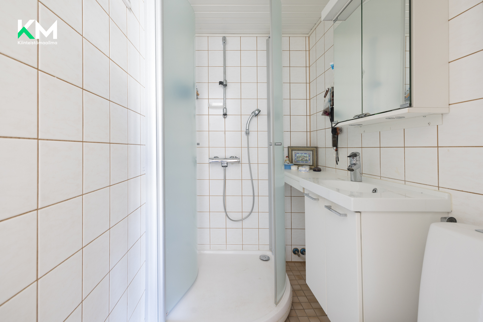 yläkerran pesuhuone/wc