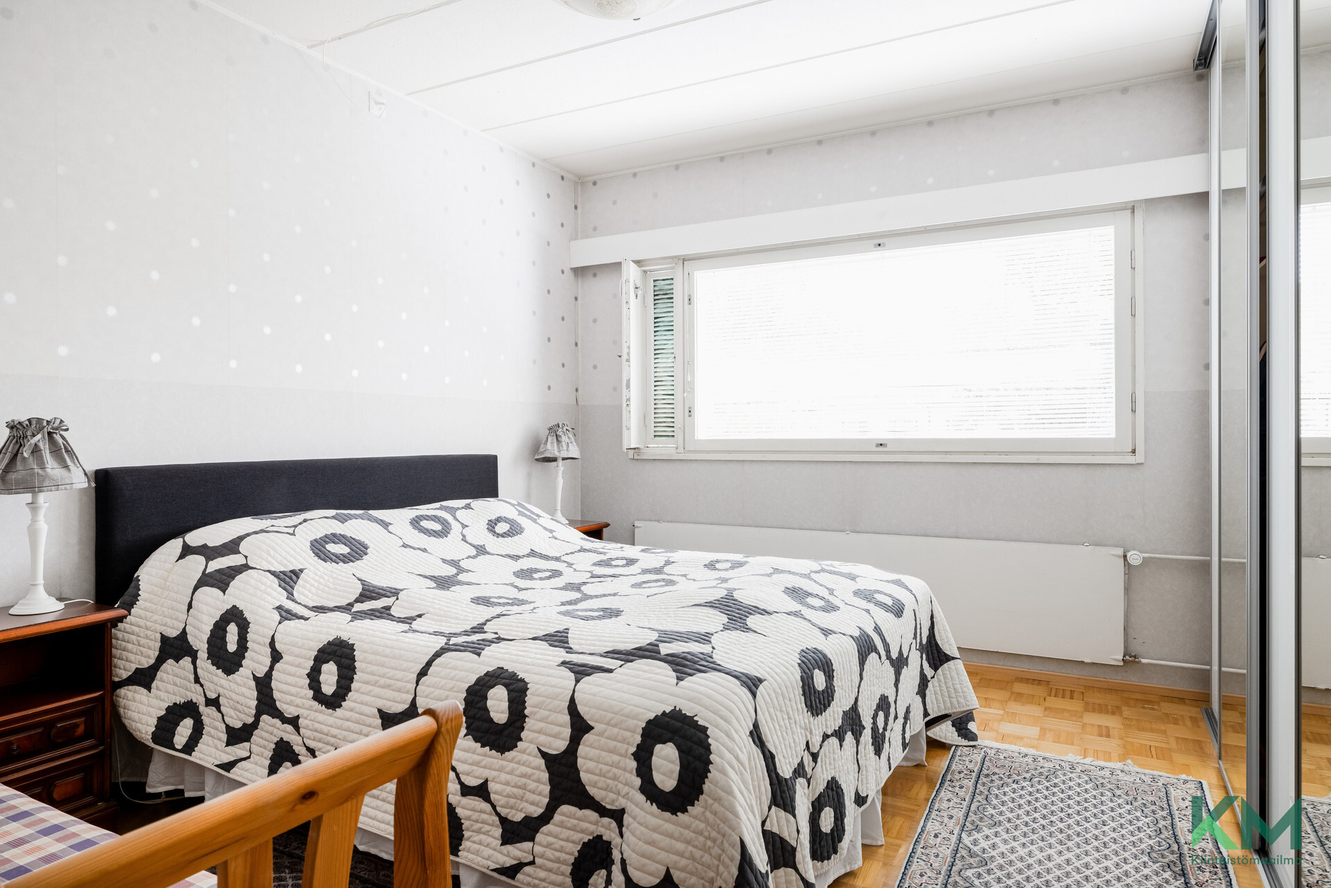Ensimmäinen makuuhuone