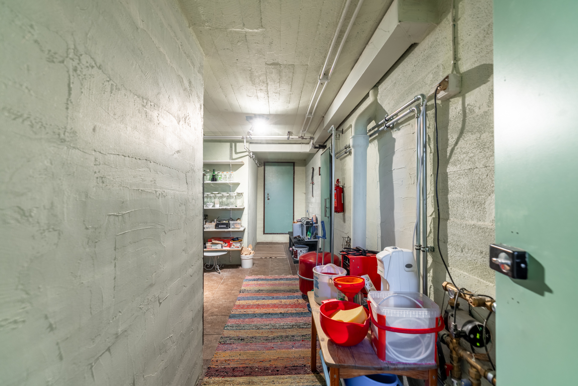 Kellarikerroksen tiloja