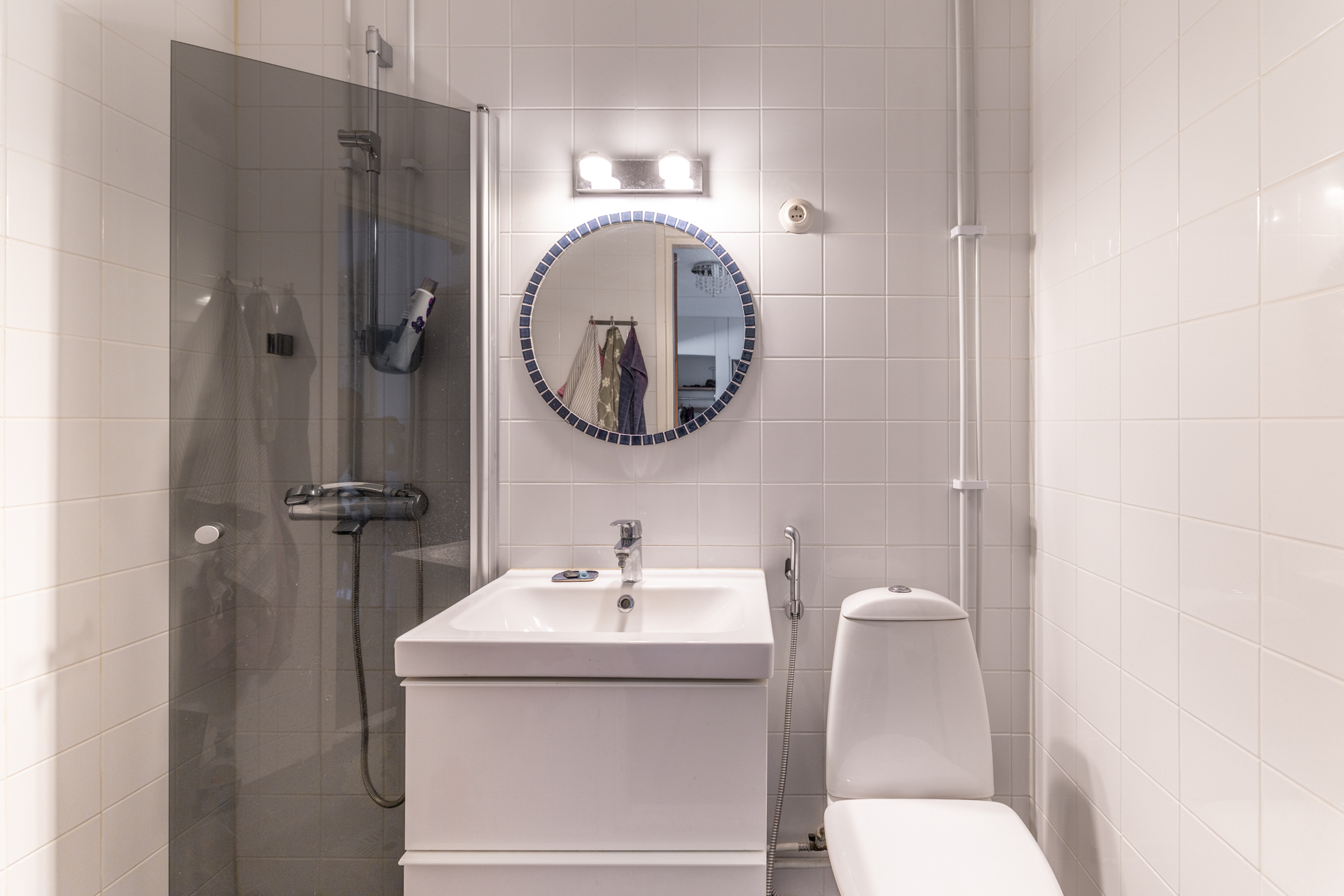 Alakerran kylpyhuone