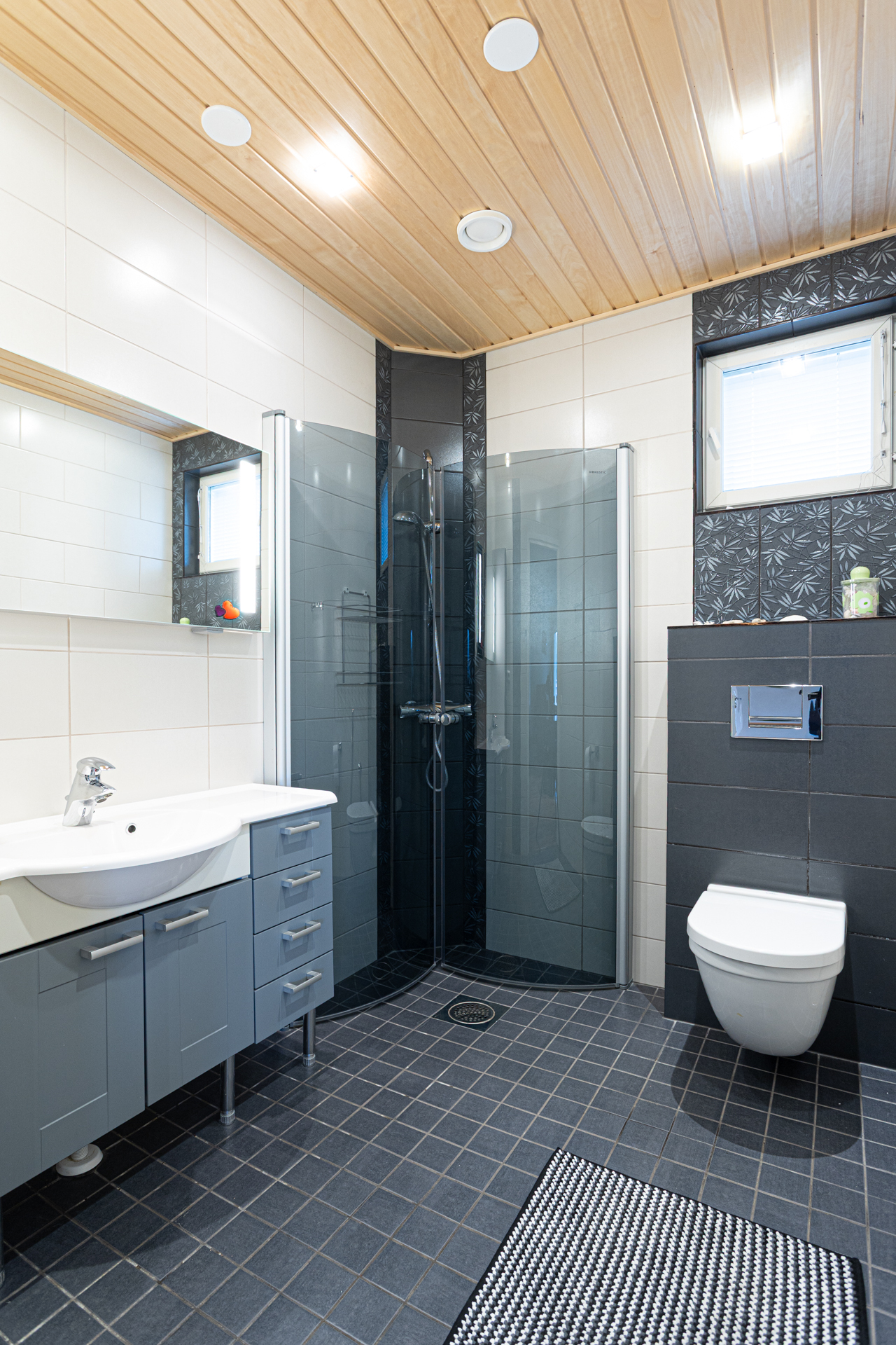Erillinen wc 1