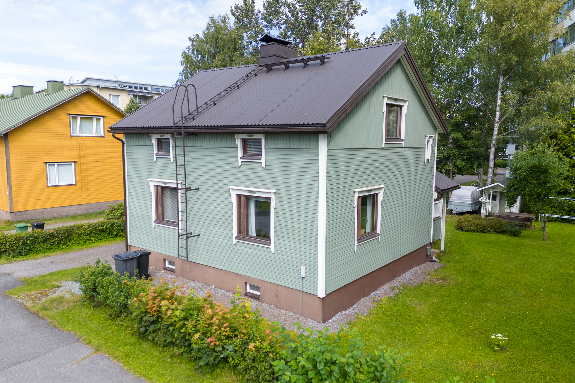 Julkisivu