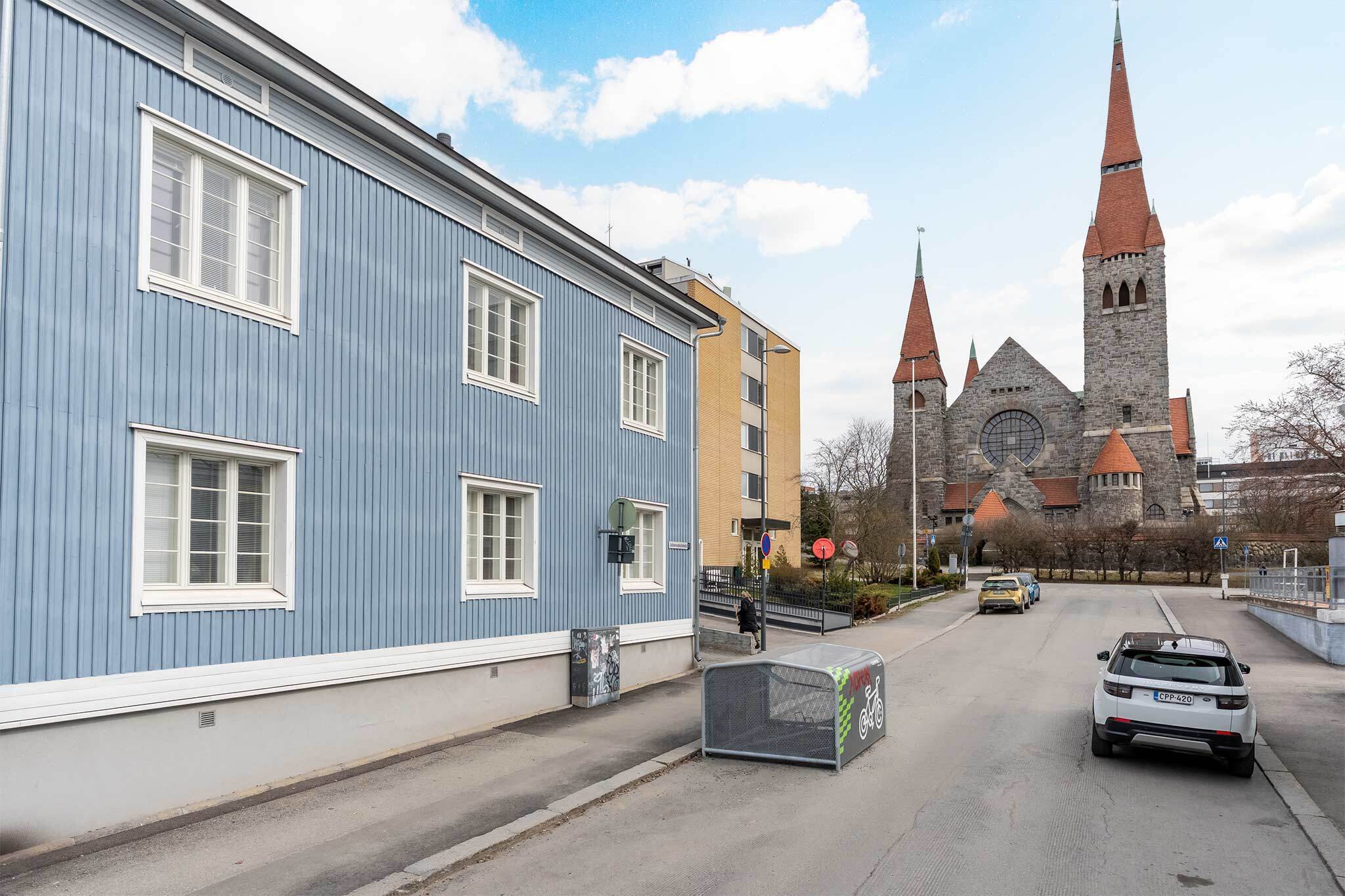 Kaunista Tuomiokirkkoa voit ihailla heti kotikadulta