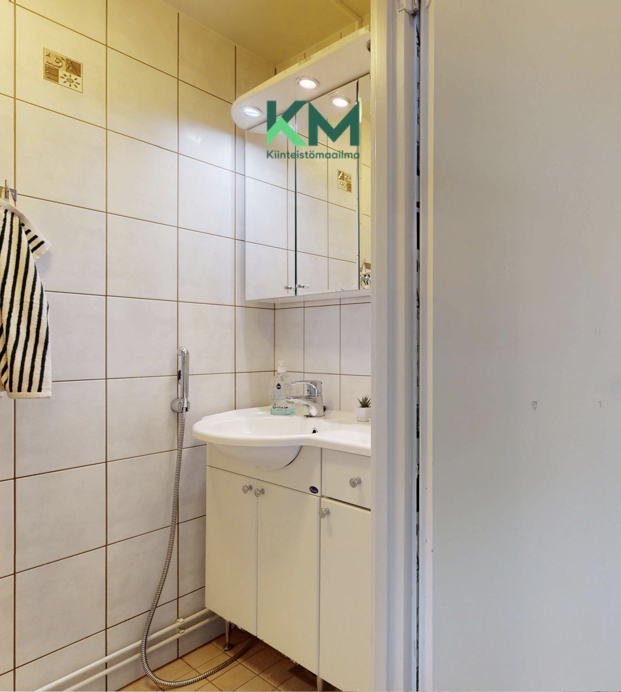 Urheilukatu 11, Palosaari, Vaasa