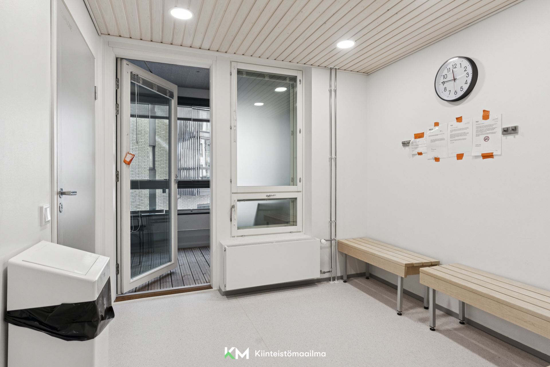 Taloyhtiön pukuhuone