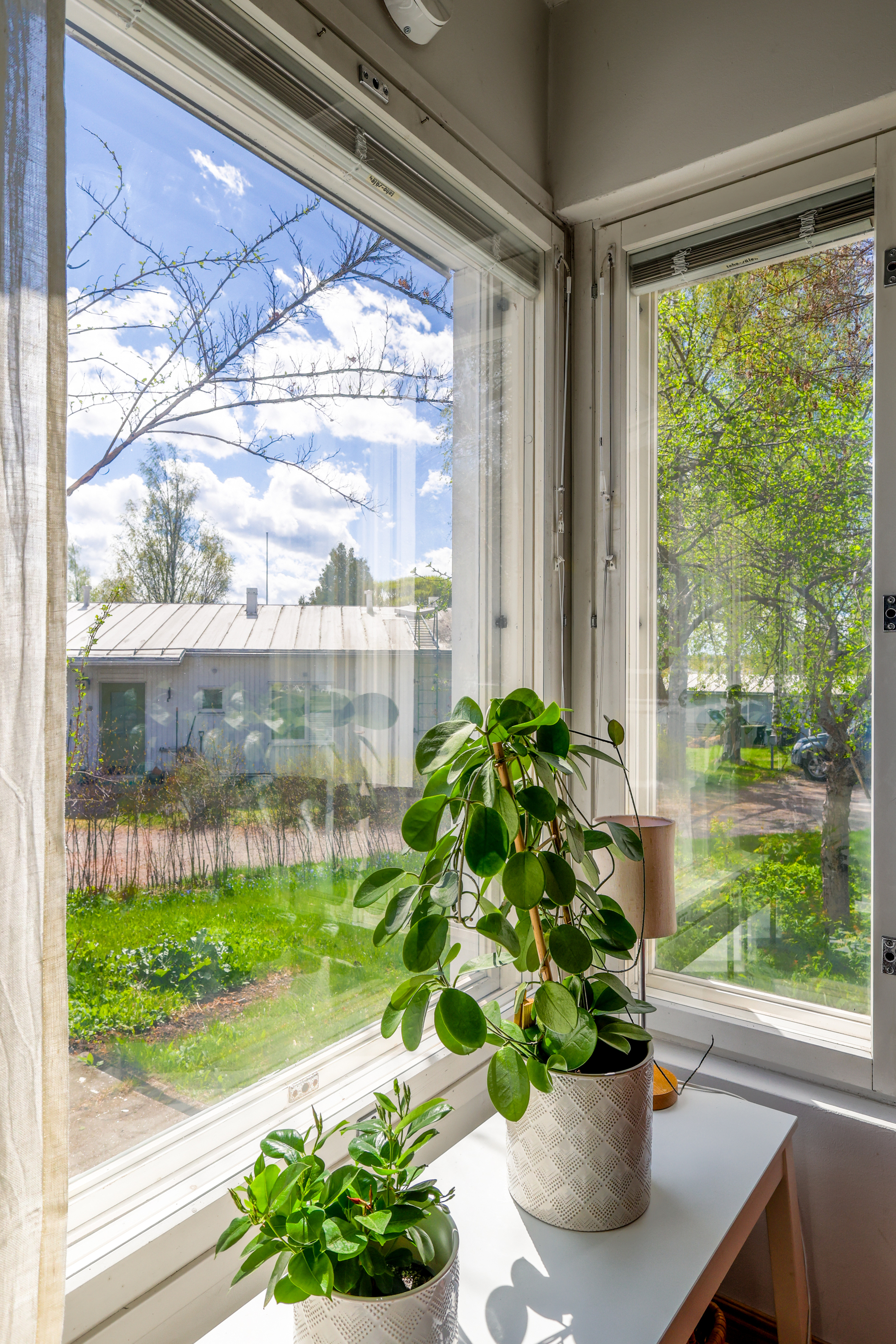 Olohuoneen kulmaikkunat