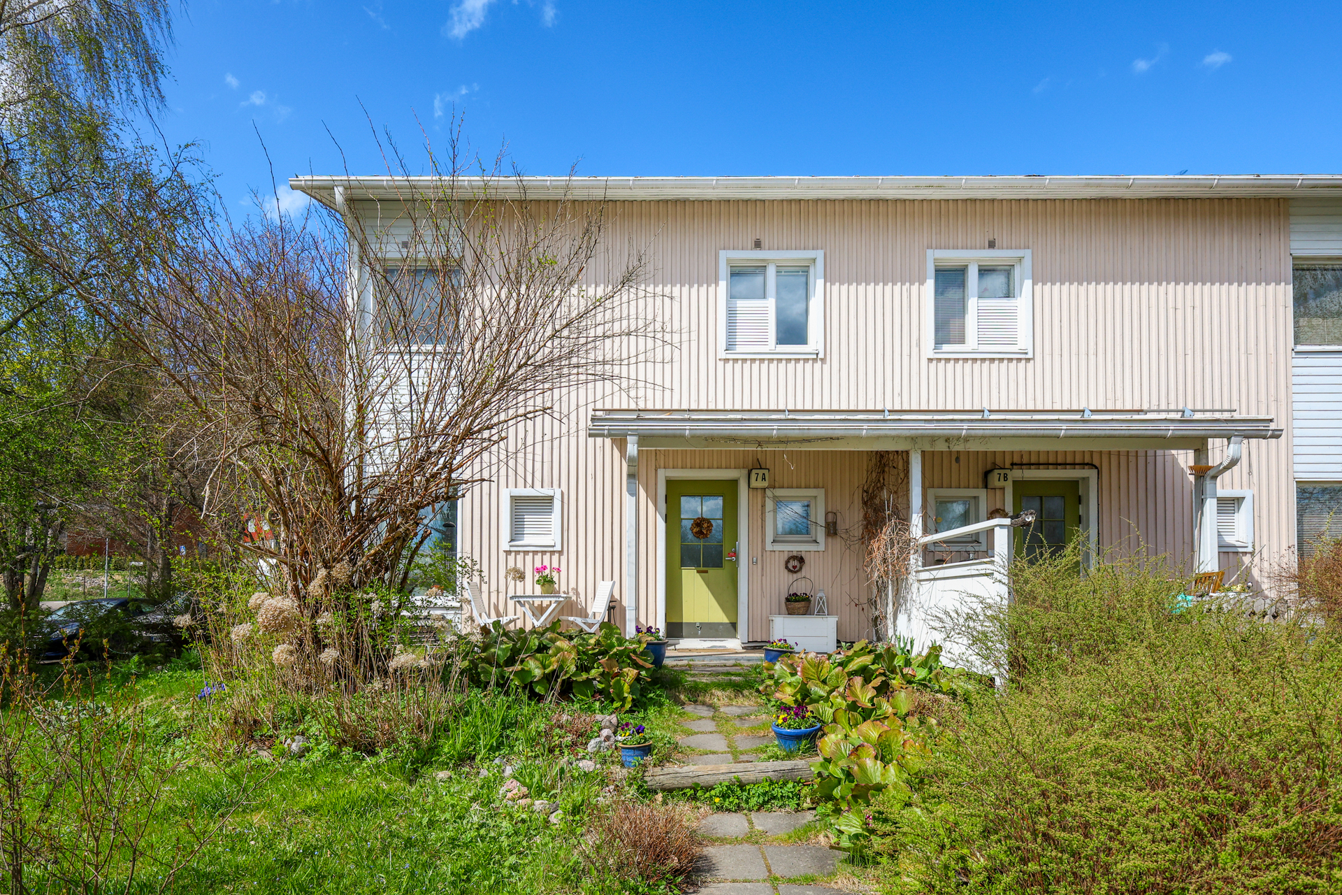 Etupiha, sisäänkäynti