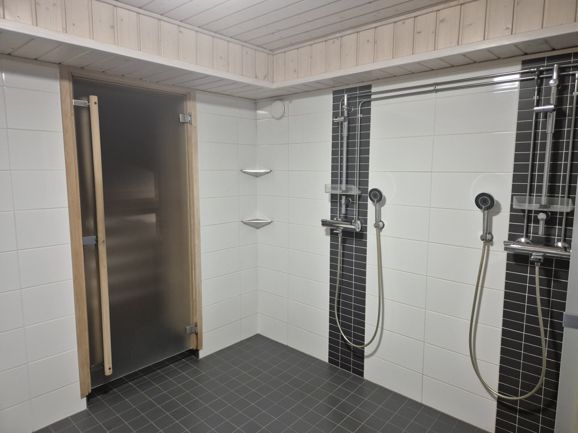 Taloyhtiön kylpyhuone