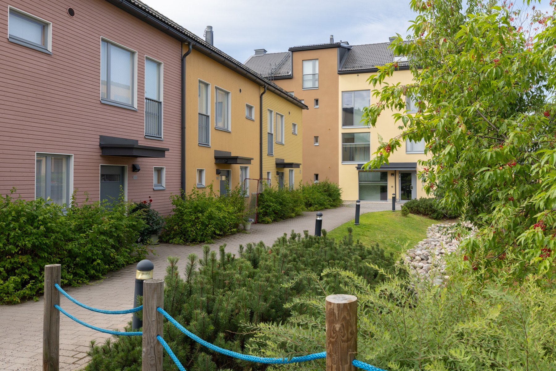 Taidemaalarinkatu 3, Kuninkaantammi, Helsinki