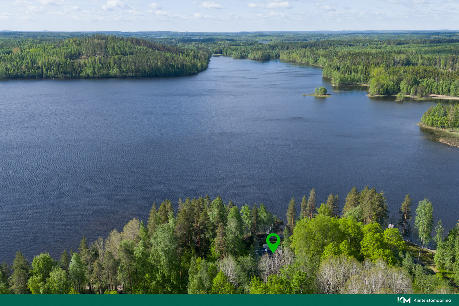 Mökki sijaitsee Ottelejärven rannalla