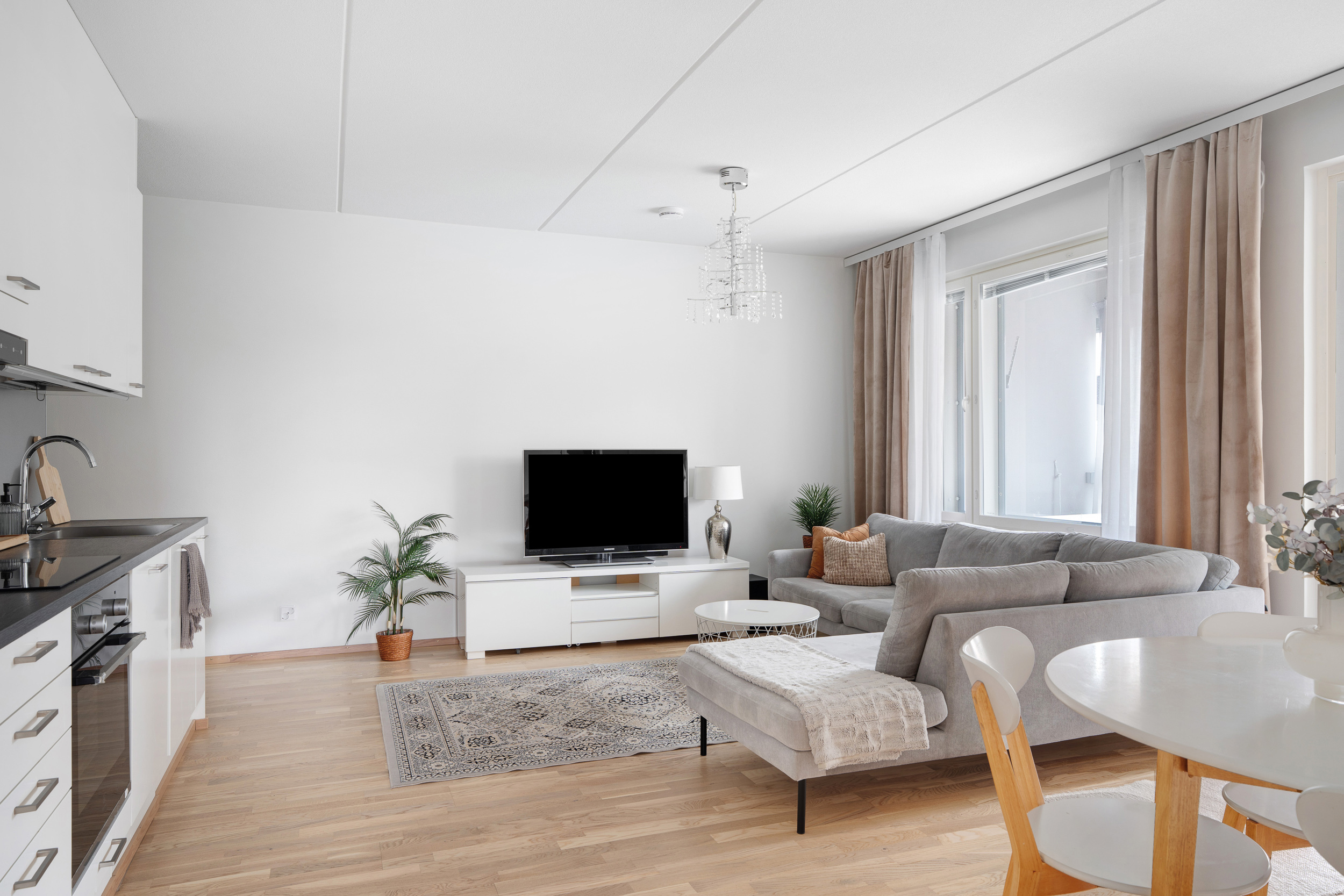 Maisemamaalauksenkatu 4, Kuninkaantammi, Helsinki