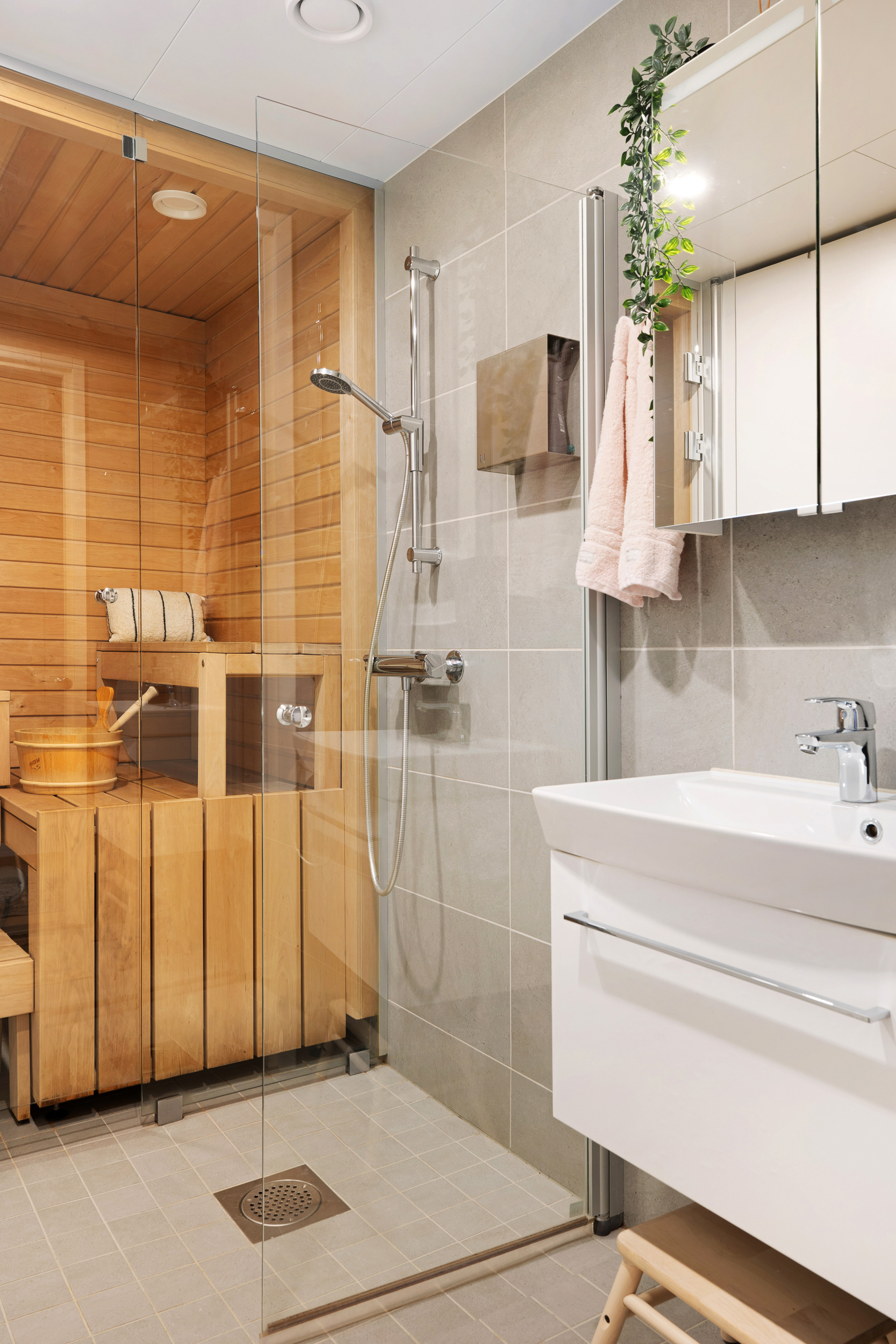 Maisemamaalauksenkatu 4, Kuninkaantammi, Helsinki