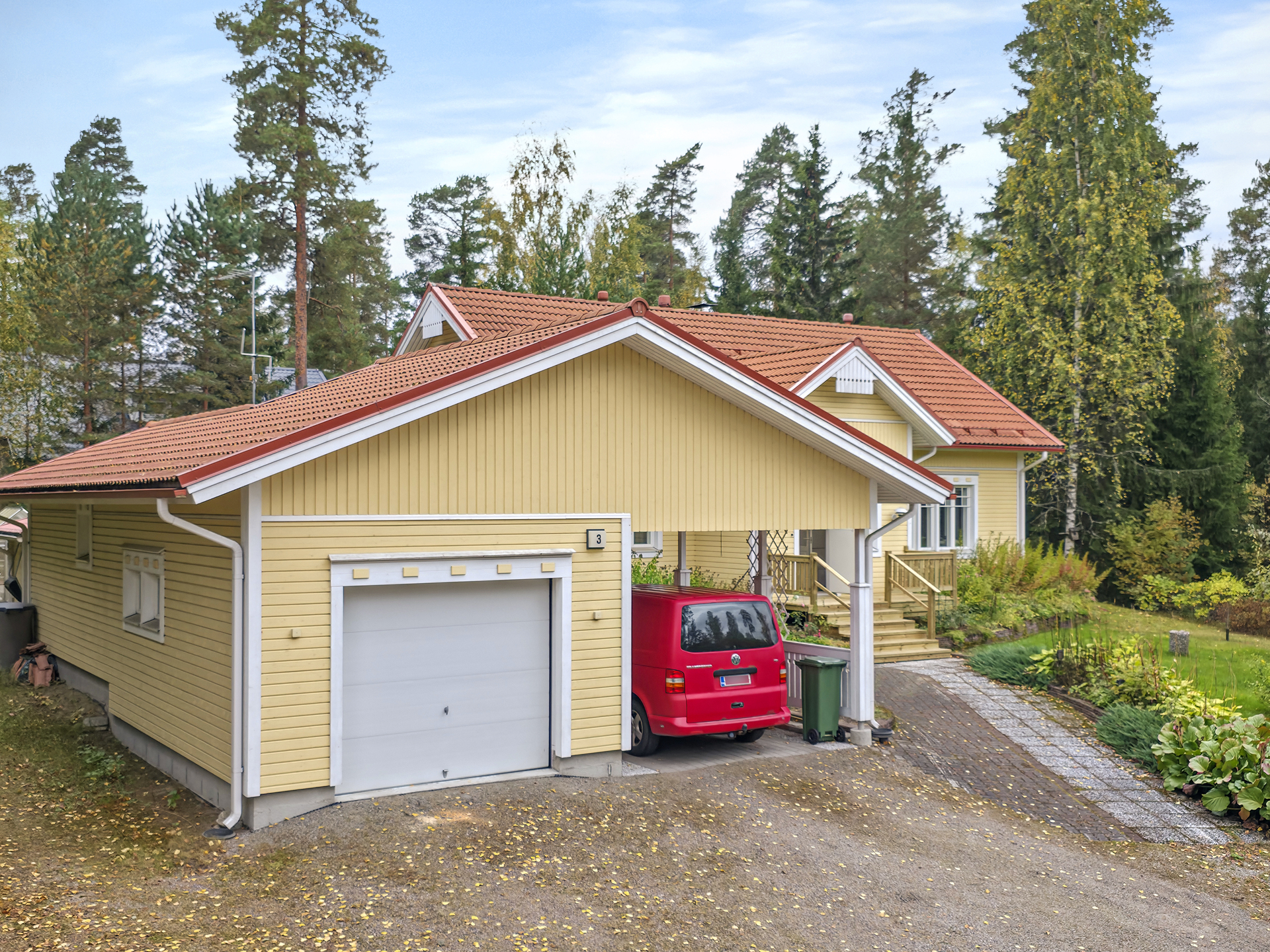 Läntinen Puistotie 3, Taavetti, Luumäki